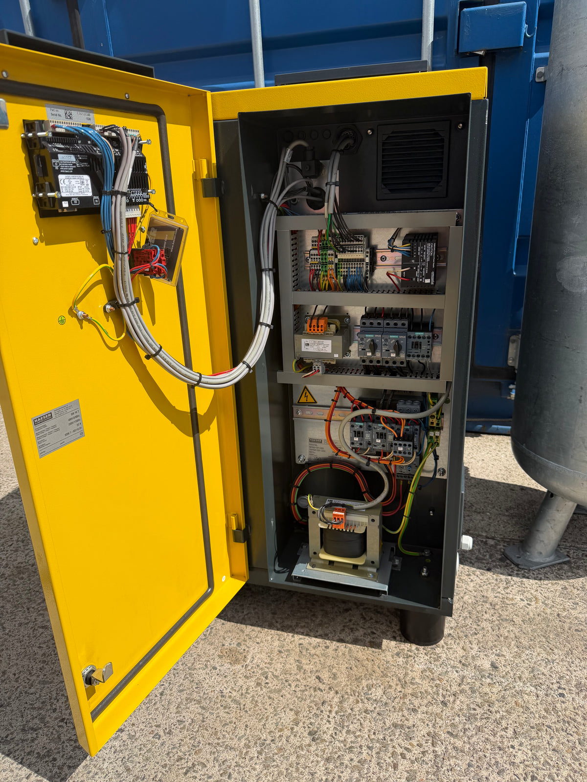 HPC / Kaeser SM16T Rotary Screw Compressor + Receiver + Dryer + Filter 57Cfm!
