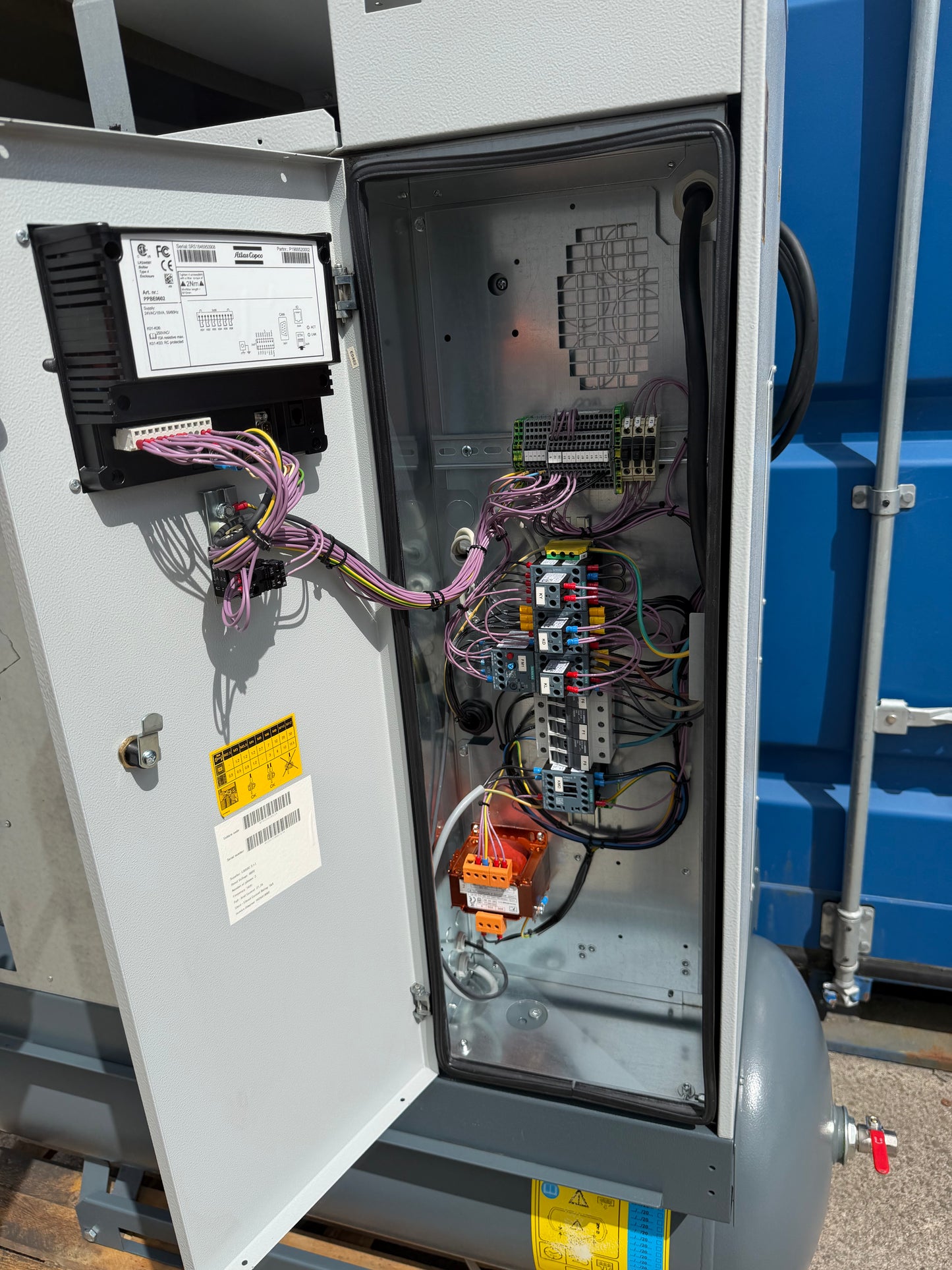 Atlas Copco GA5FF Receiver Mounted Rotary Screw Compressor + Dryer (32Cfm)