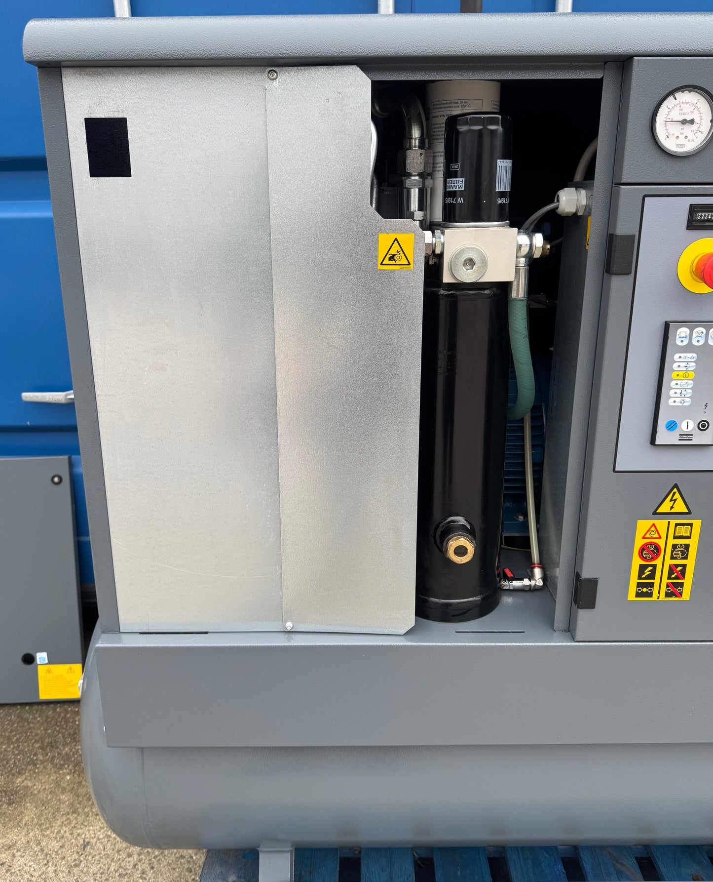Atlas Copco GX7FF Receiver Mounted Rotary Screw Compressor With Dryer!