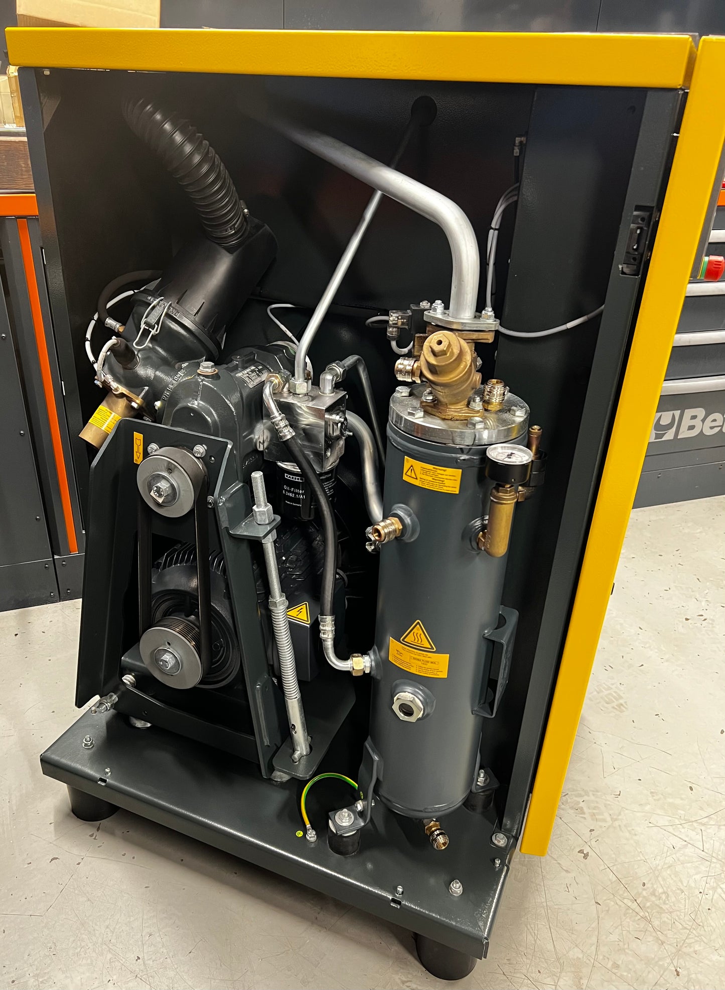 HPC / Kaeser SK22 Rotary Screw Compressor (11Kw, 15HP, 70CFM, 8Bar)