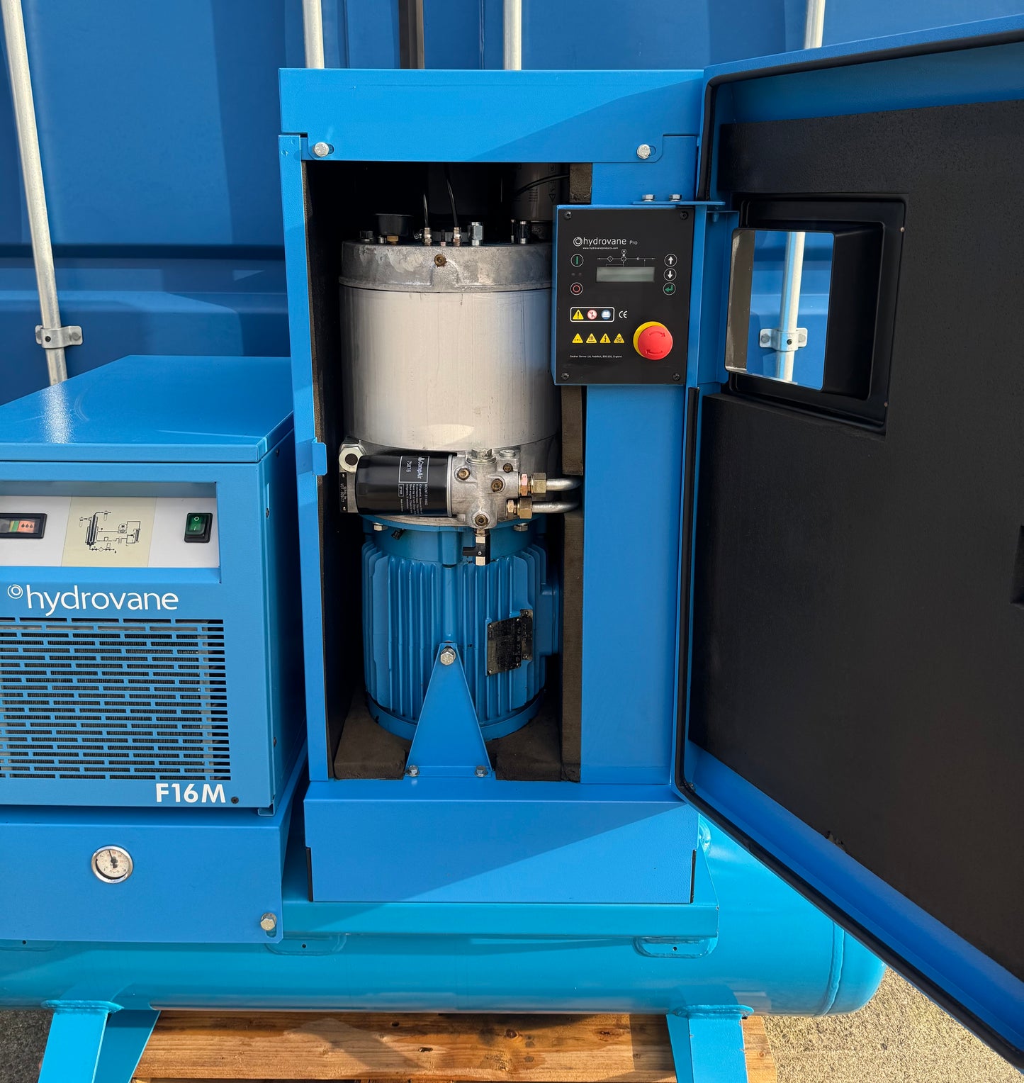 Hydrovane HV07AERD Receiver Mounted Rotary Vane Compressor + Dryer (7.5Kw, 35Cfm)