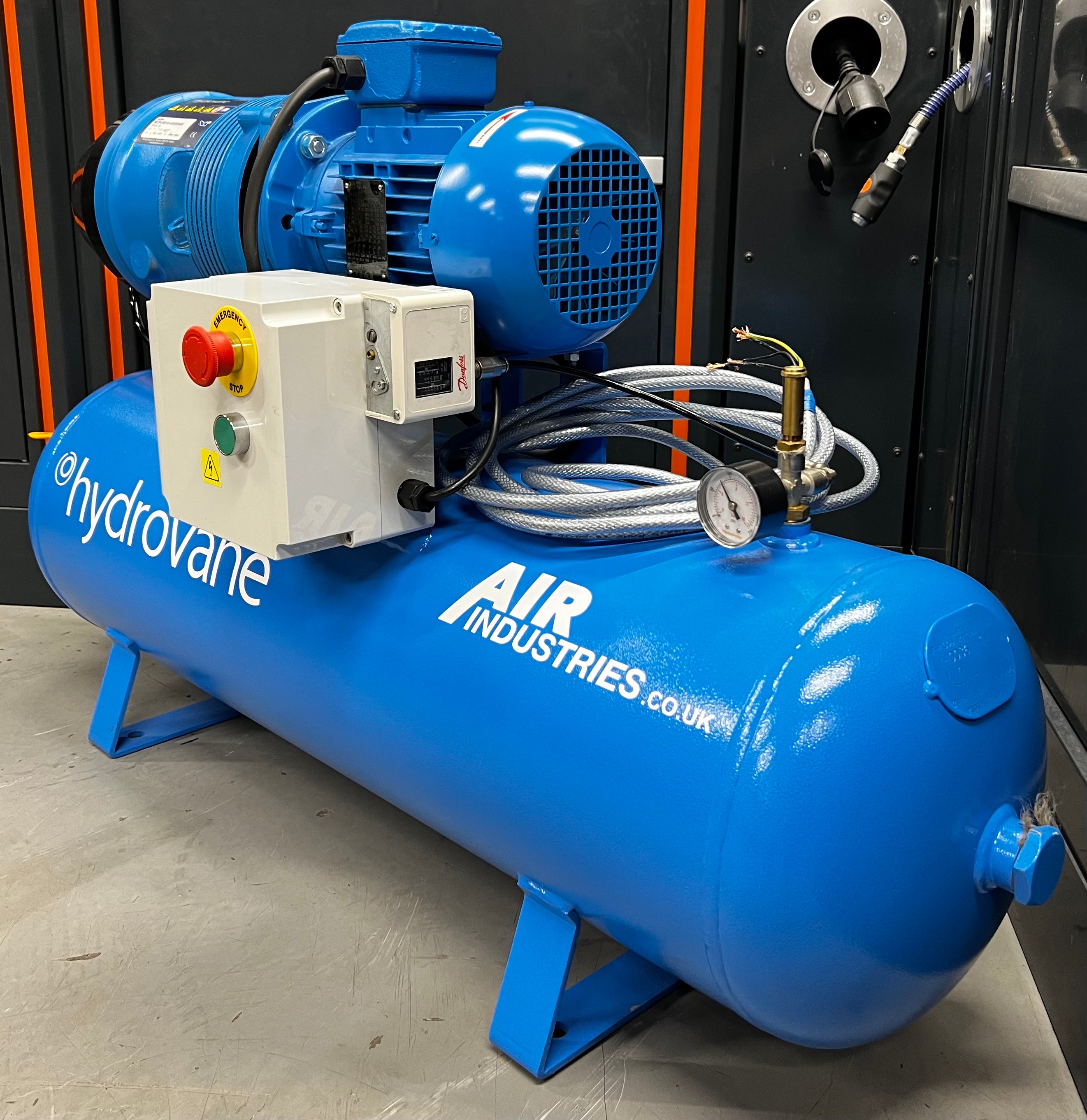 Hydrovane HV02 Receiver Mounted Rotary Vane Compressor (400v Three Pha