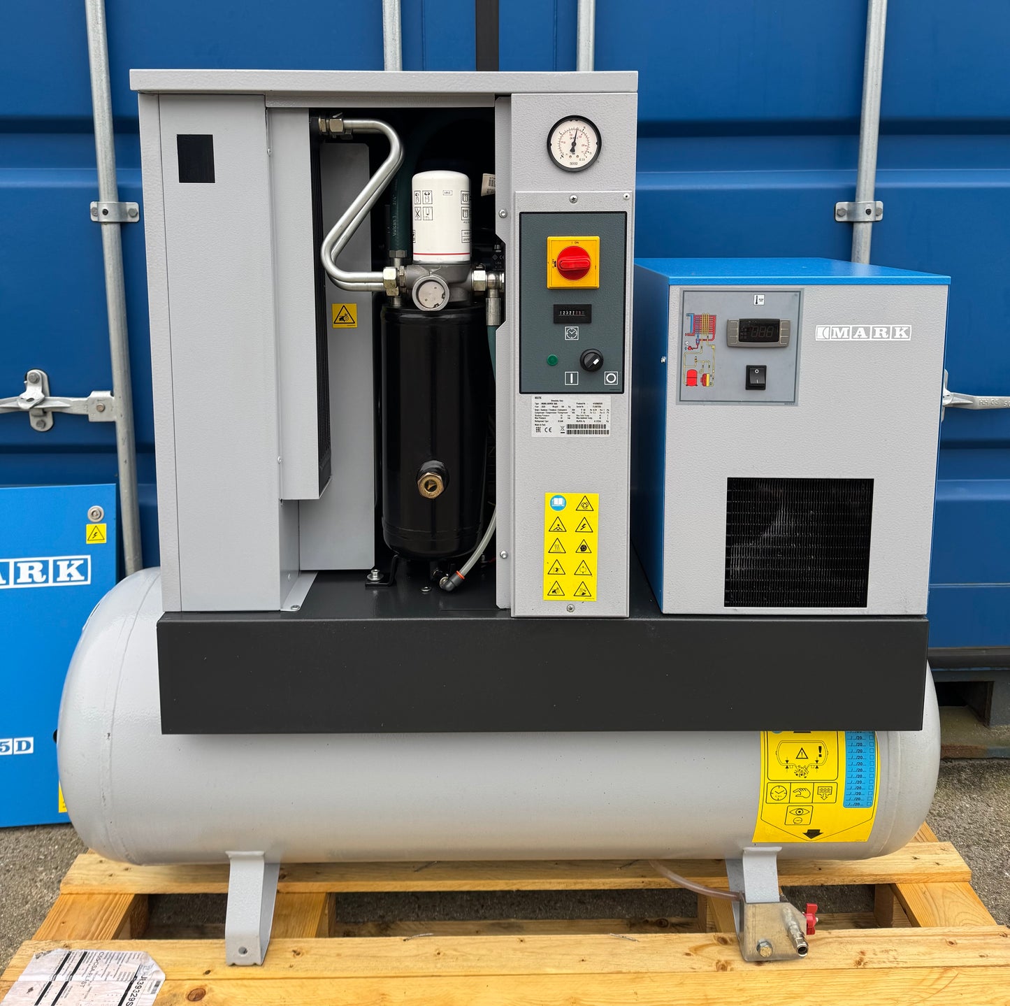 Mark MSM5.5 Receiver Mounted Rotary Screw Compressor With Dryer!