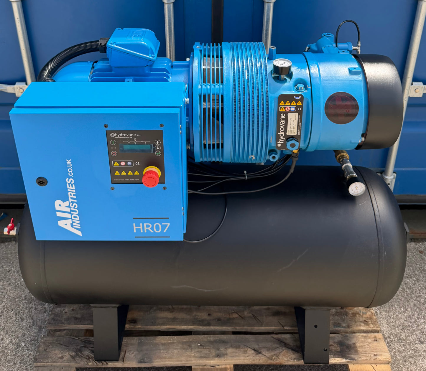 Hydrovane HR07 Receiver Mounted Rotary Vane Compressor (7.5Kw, 44Cfm)