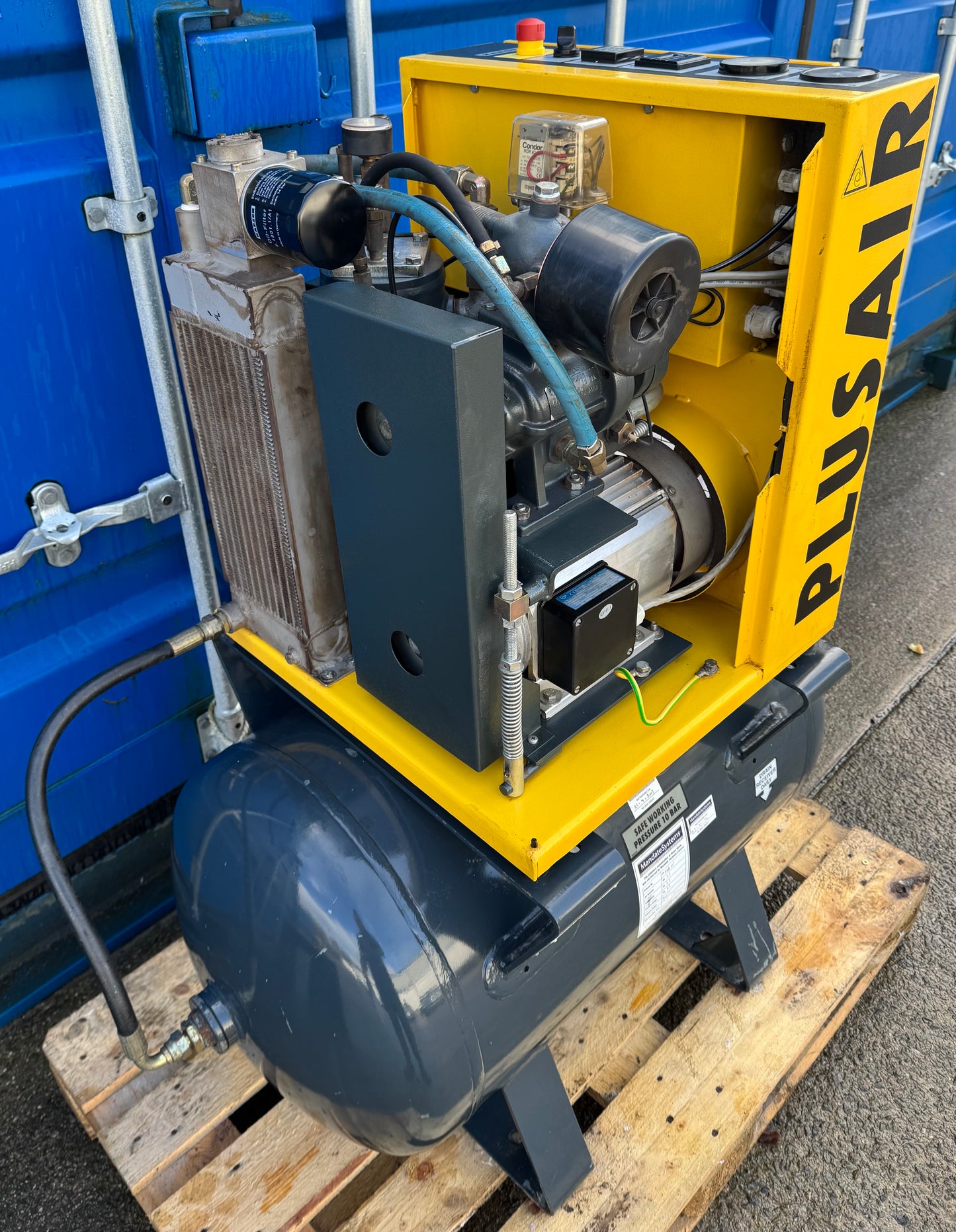 HPC / Kaeser SX6 Receiver Mounted Rotary Screw Compressor (4.0kW, 5.5HP, 16.5CFM)