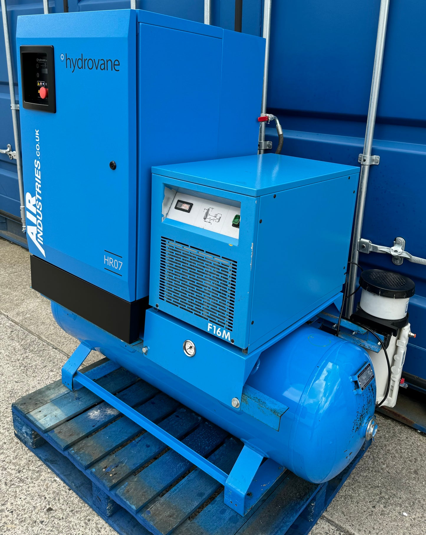 Hydrovane HR07AERD Receiver Mounted Rotary Vane Compressor + Dryer (7.5Kw, 44Cfm)