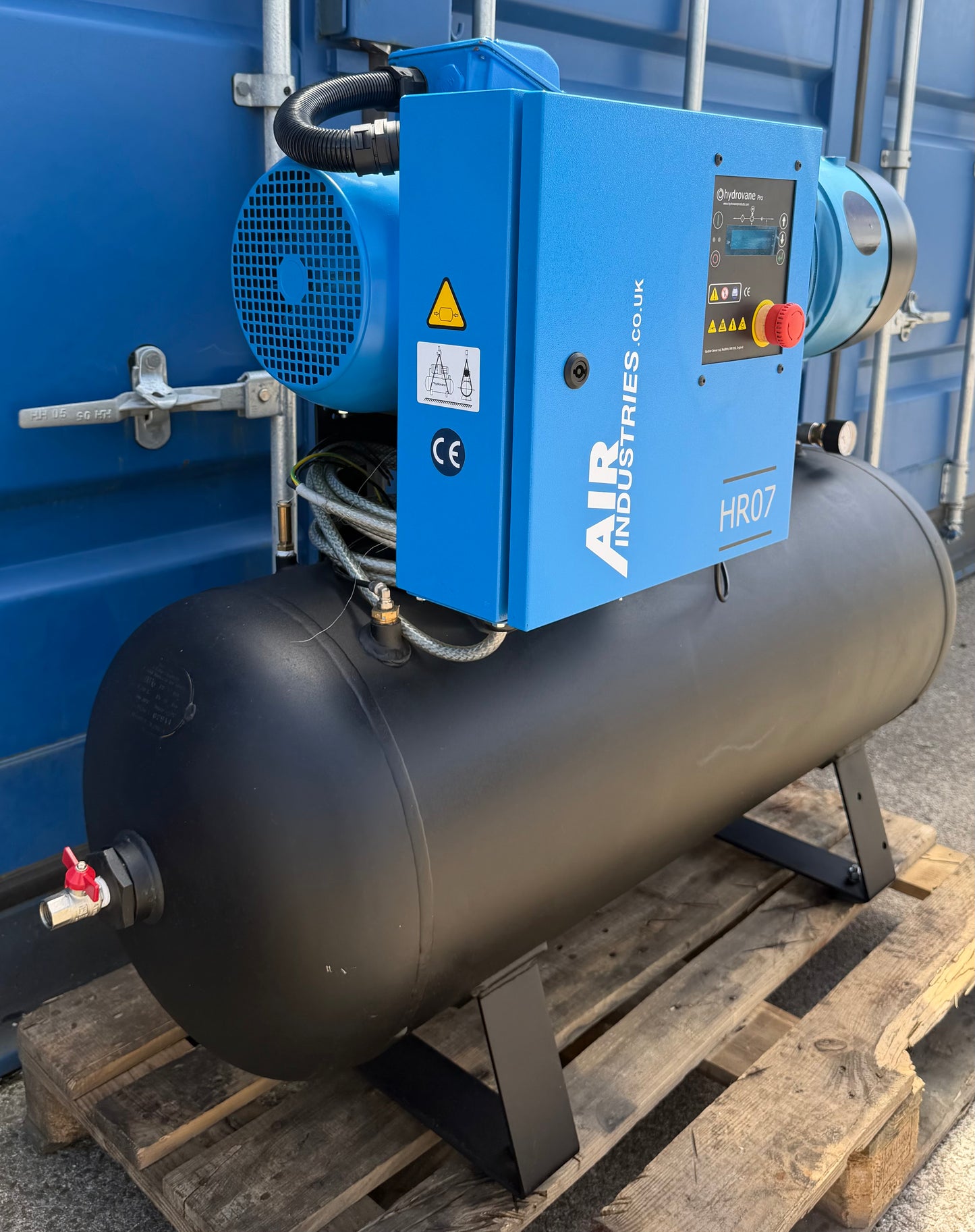 Hydrovane HR07 Receiver Mounted Rotary Vane Compressor (7.5Kw, 44Cfm)