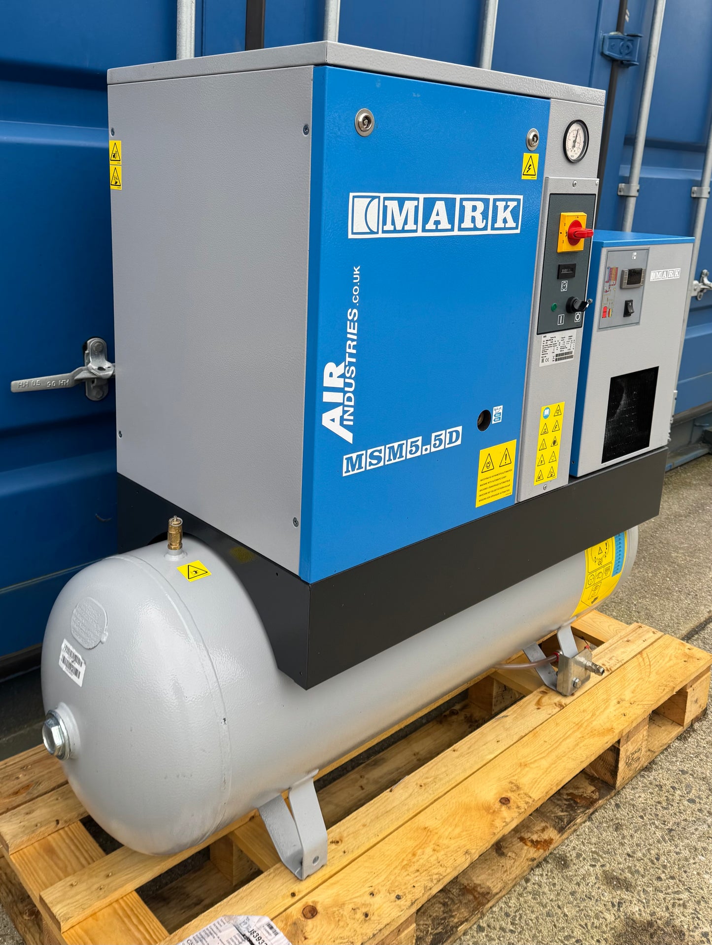 Mark MSM5.5 Receiver Mounted Rotary Screw Compressor With Dryer!