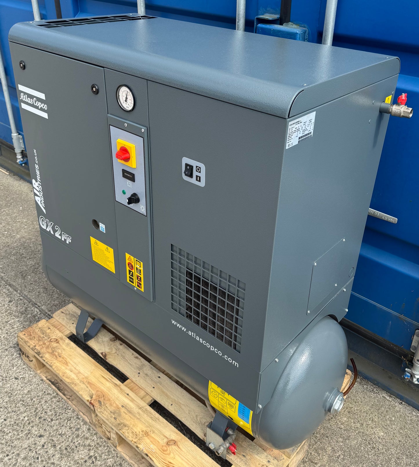 Atlas Copco GX2FF Receiver Mounted Rotary Screw Compressor With Dryer! 230v Single Phase