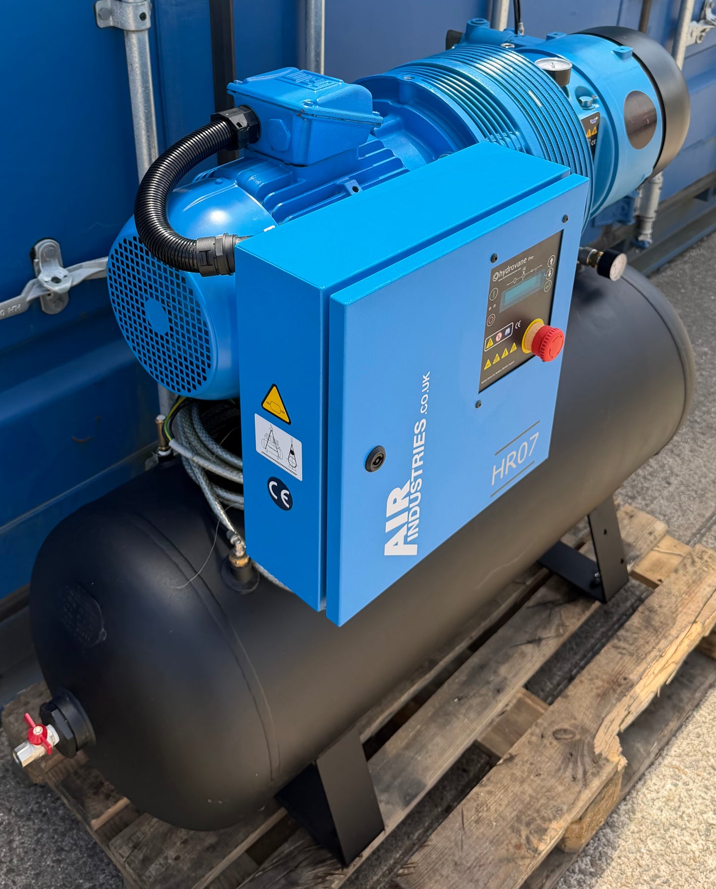 Hydrovane HR07 Receiver Mounted Rotary Vane Compressor (7.5Kw, 44Cfm)