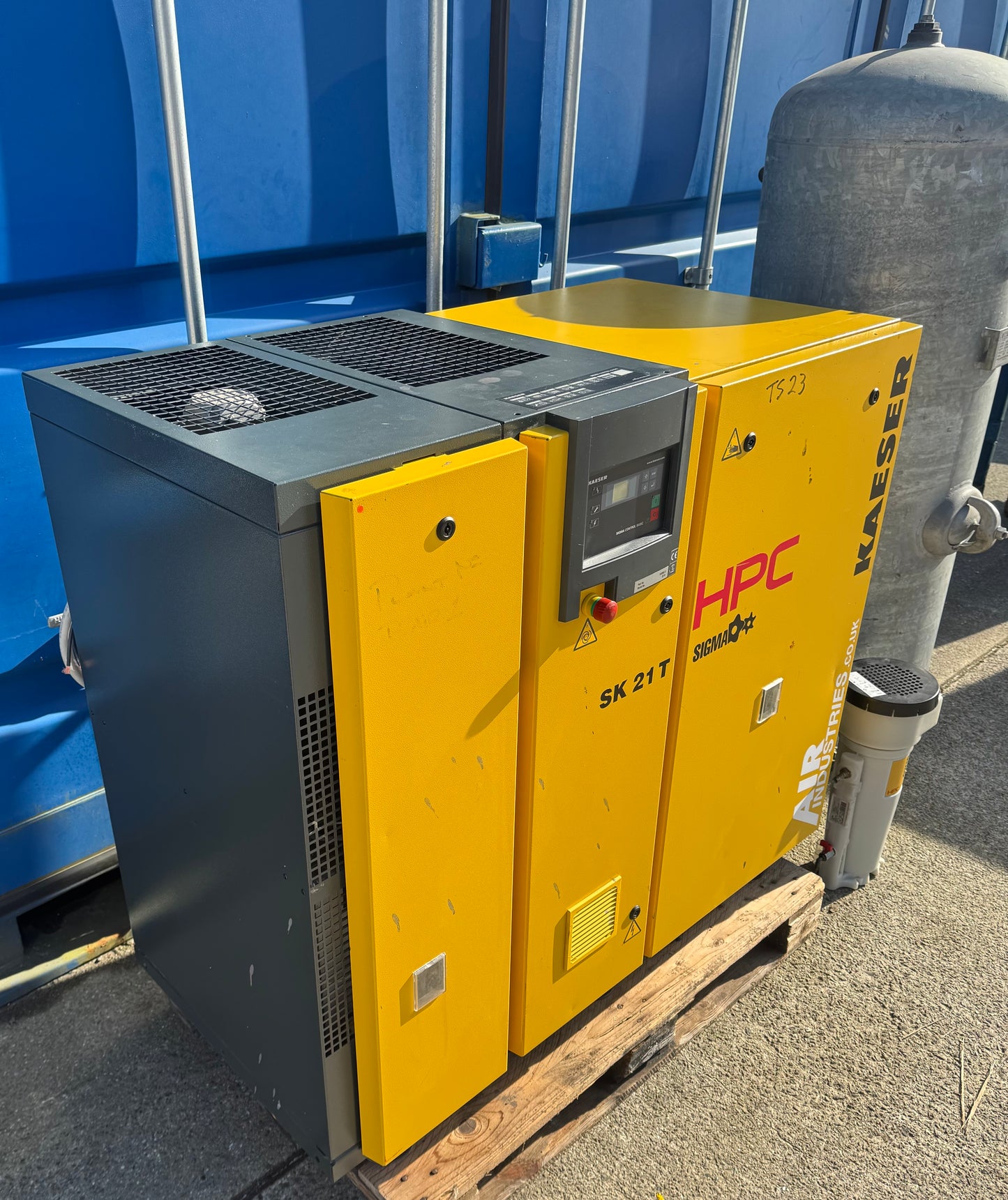 Kaeser / HPC SK21T Rotary Screw Compressor Package + Dryer + Receiver (8Bar, 64CFM)