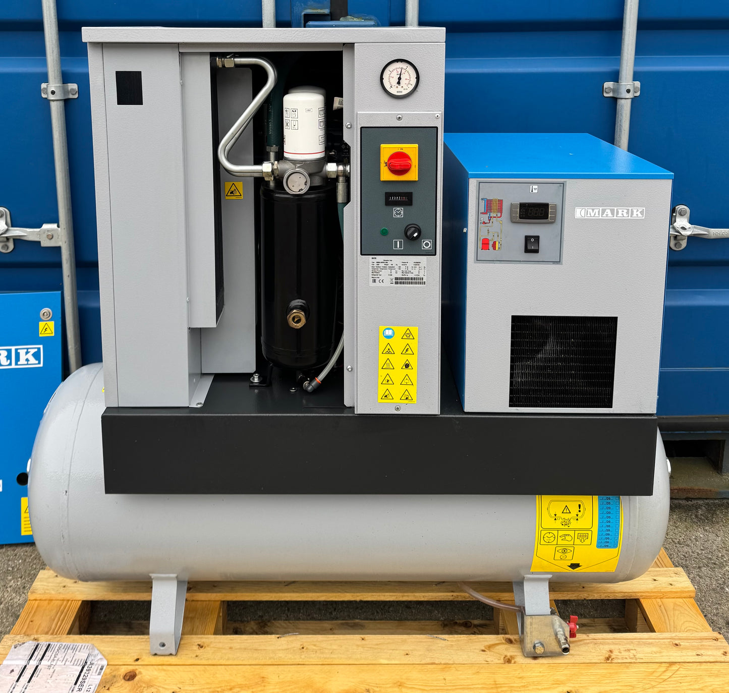 Mark MSM5.5 Receiver Mounted Rotary Screw Compressor With Dryer!