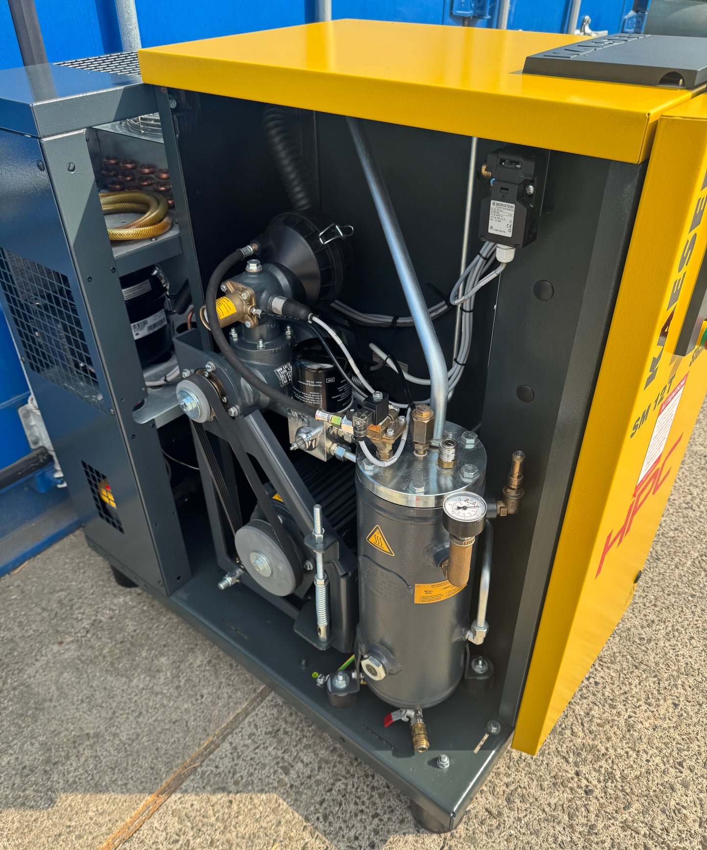 HPC / Kaeser SM12T Floor Mounted Rotary Screw Compressor + Dryer (7.5Kw, 42Cfm)