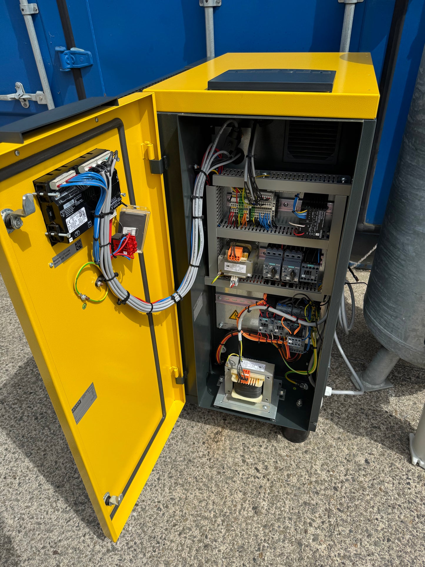 HPC / Kaeser SM16T Rotary Screw Compressor + Receiver + Dryer + Filter 57Cfm!