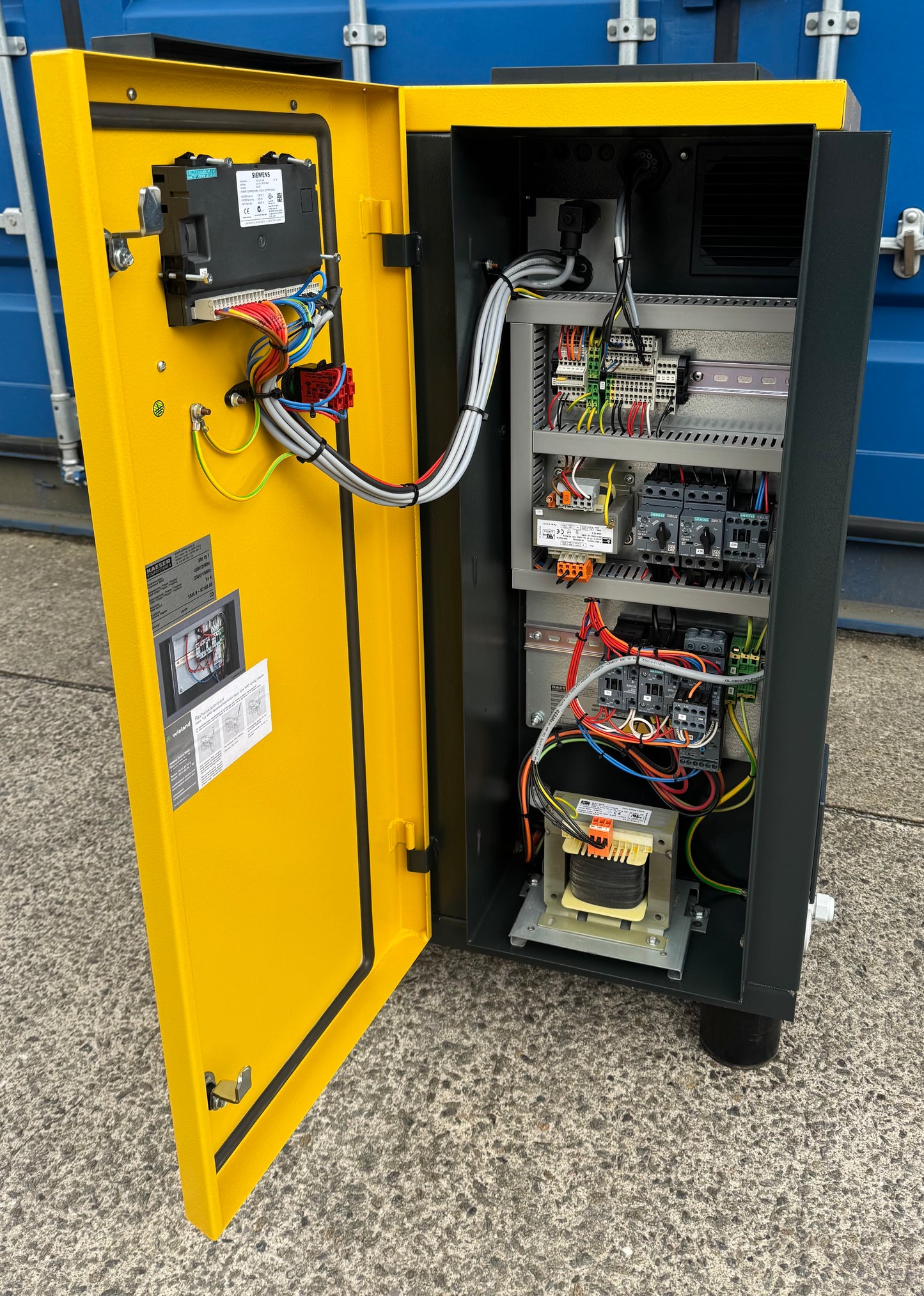 HPC / Kaeser SM15T Rotary Screw Compressor + Dryer! 9.0Kw, 53Cfm, 8Bar!
