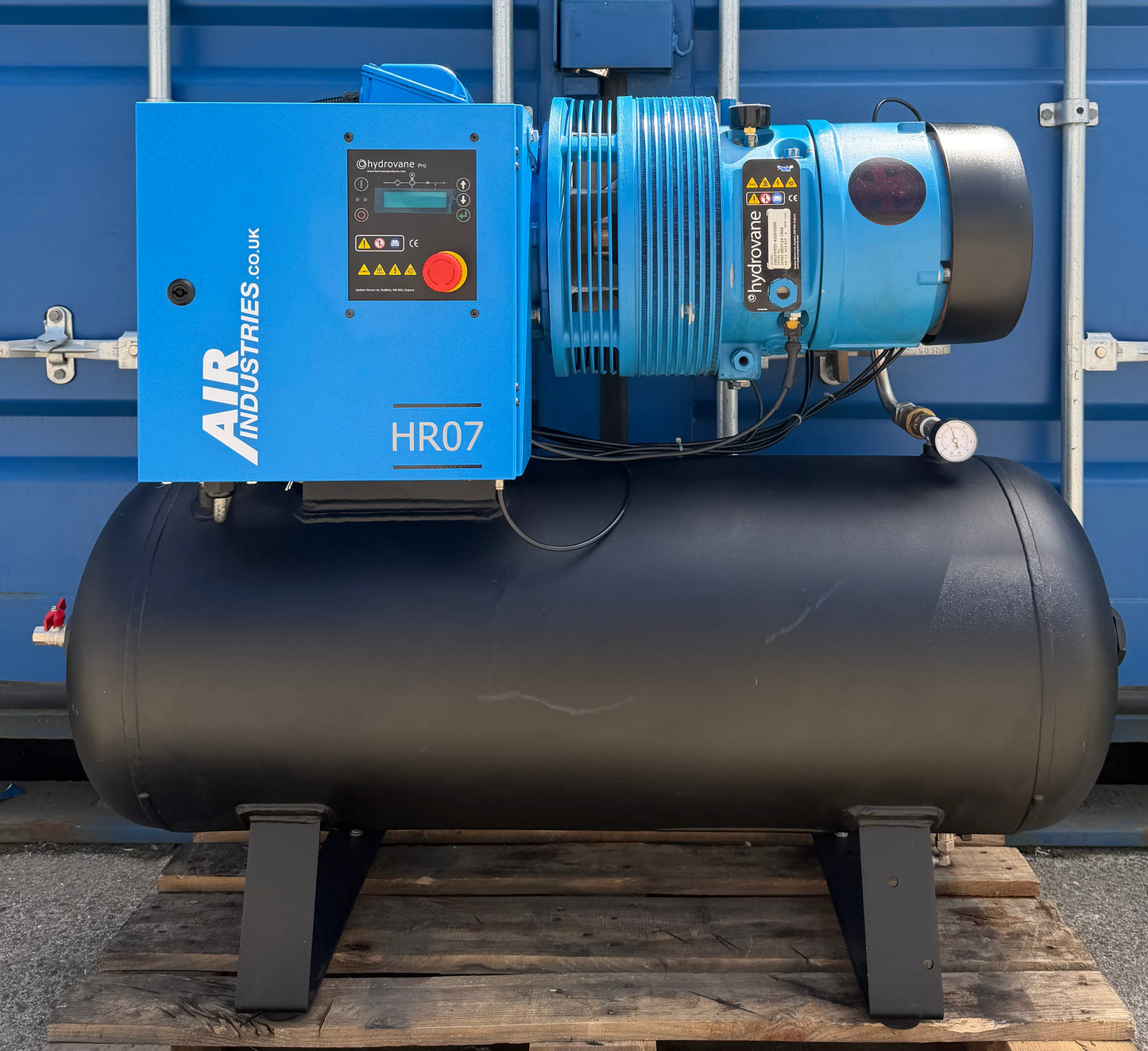 Hydrovane HR07 Receiver Mounted Rotary Vane Compressor (7.5Kw, 44Cfm)