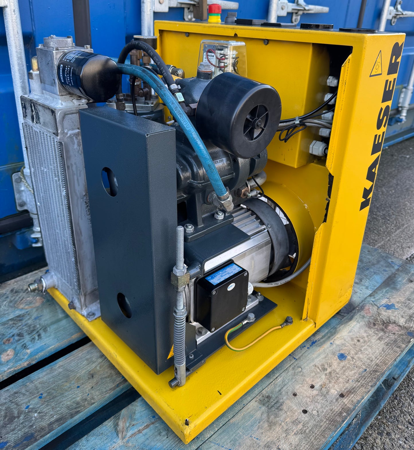 HPC / Kaeser SX6 Floor Mounted Rotary Screw Compressor (4.0kW, 5.5HP, 16.5CFM)