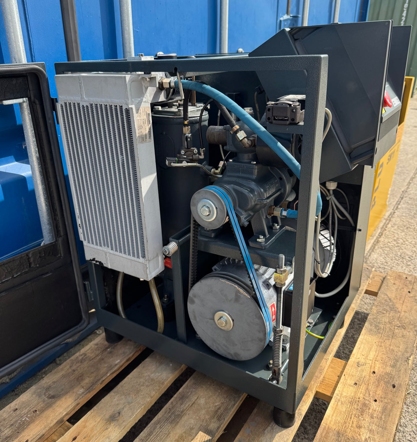 HPC / Kaeser SM11 Floor Mounted Rotary Screw Compressor (7.5Kw, 40CFM)
