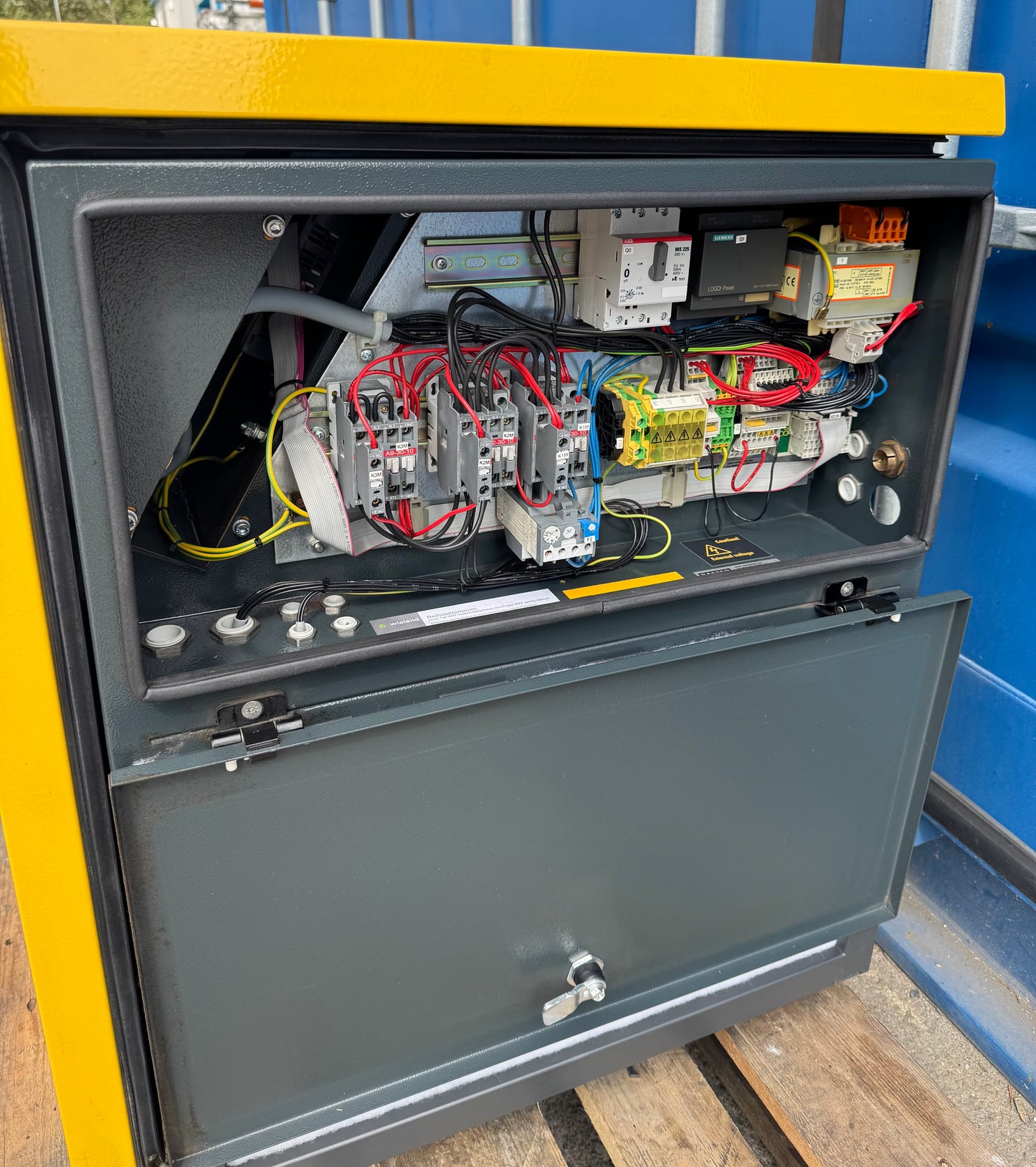 HPC / Kaeser SM11 Floor Mounted Rotary Screw Compressor (7.5Kw, 40CFM)