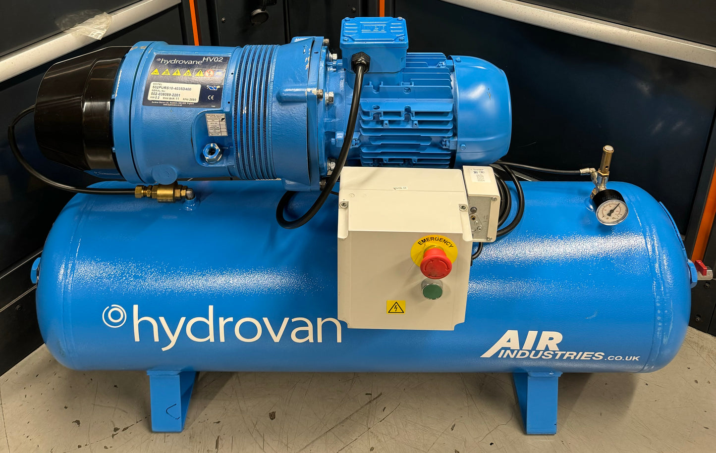 Hydrovane HV02 Receiver Mounted Rotary Vane Compressor (400v Three Phase)