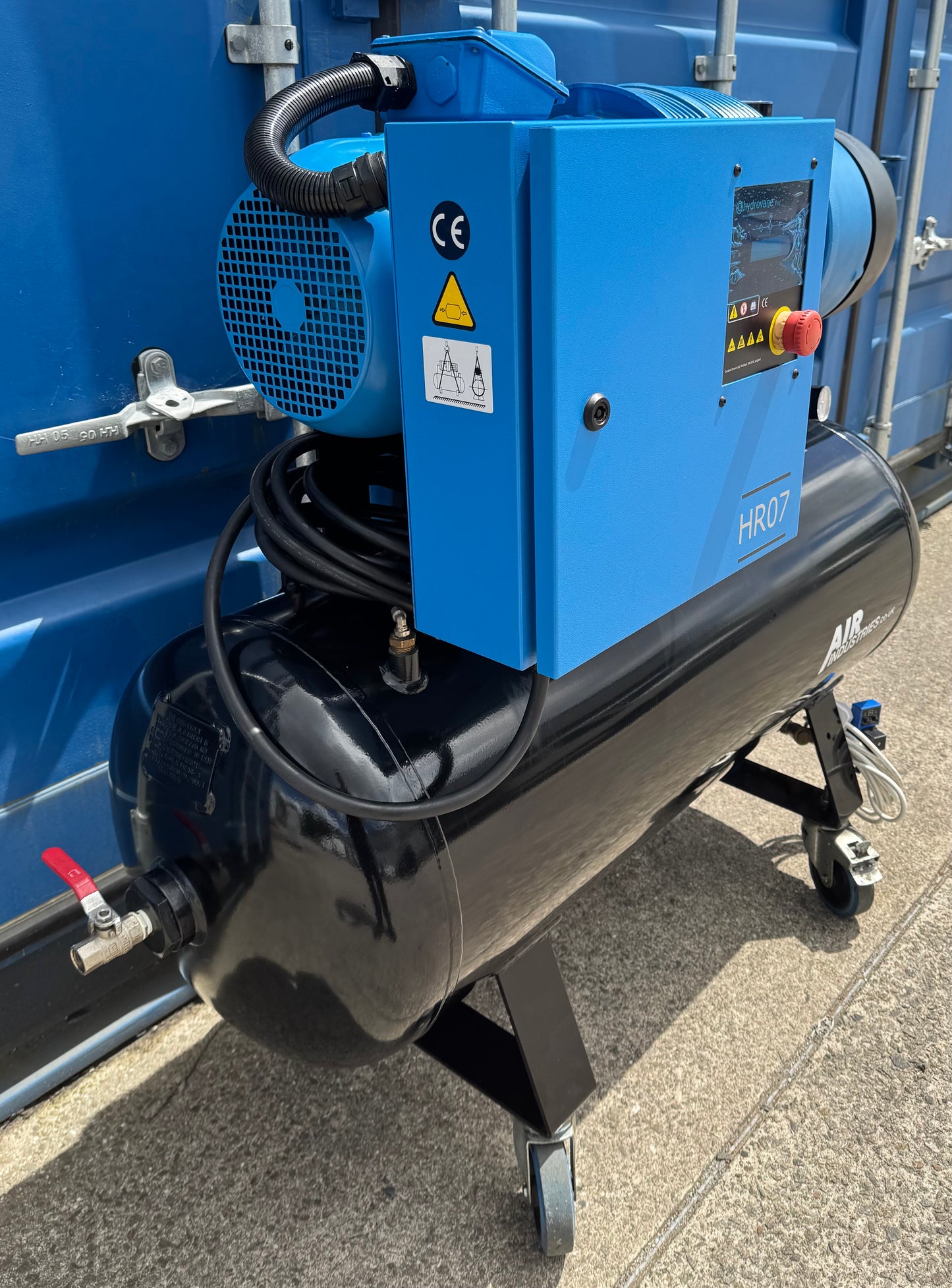 Hydrovane HR07 Receiver Mounted Rotary Vane Compressor, 7.5Kw, 37cfm, 10Bar!
