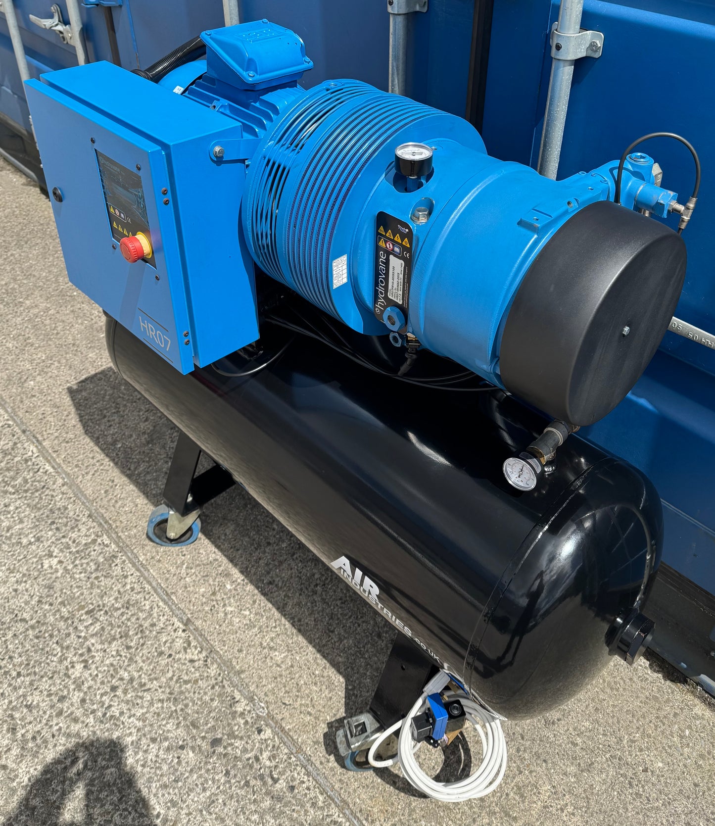 Hydrovane HR07 Receiver Mounted Rotary Vane Compressor, 7.5Kw, 37cfm, 10Bar!
