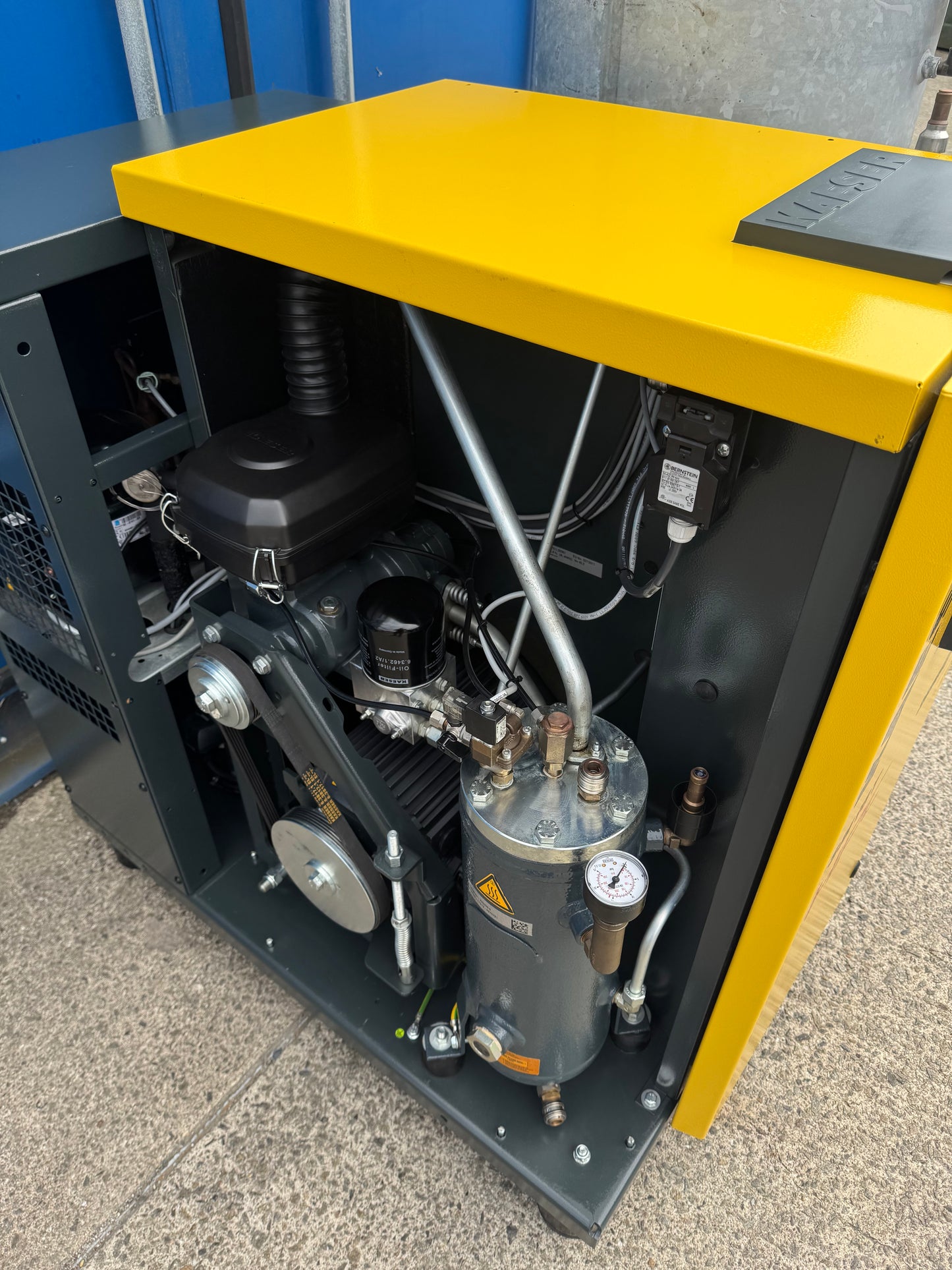 HPC / Kaeser SM16T Rotary Screw Compressor + Receiver + Dryer + Filter 57Cfm!