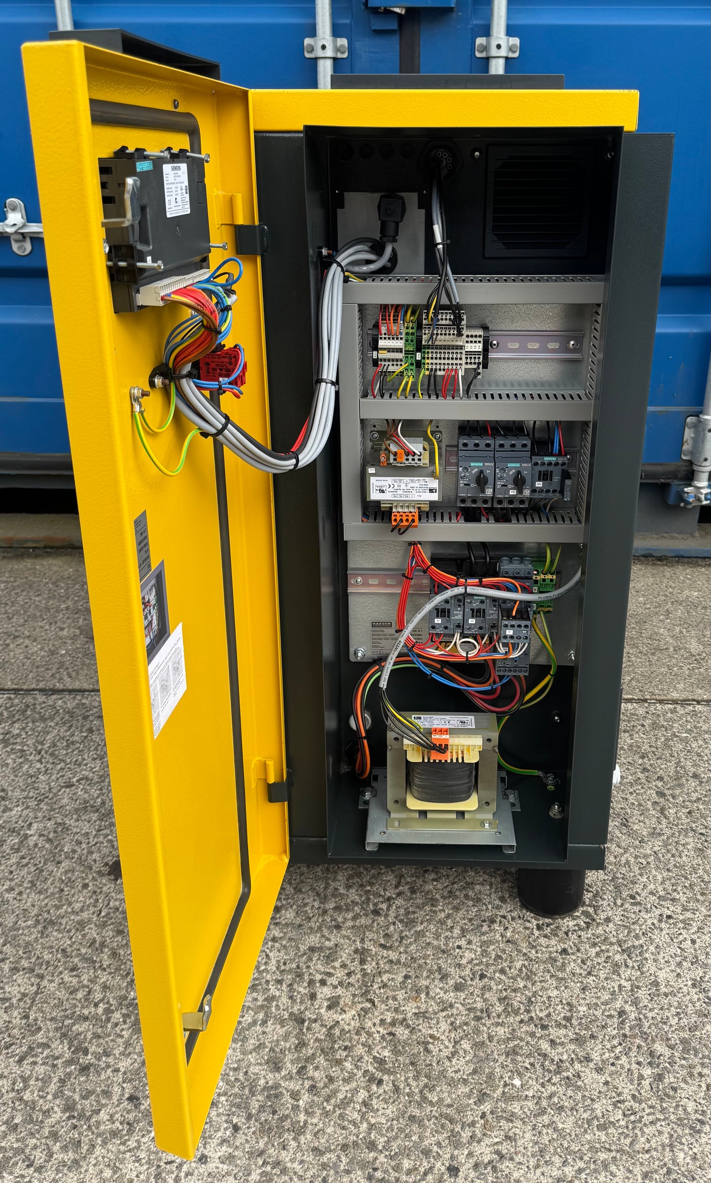 HPC / Kaeser SM15T Rotary Screw Compressor + Dryer! 9.0Kw, 53Cfm, 8Bar!