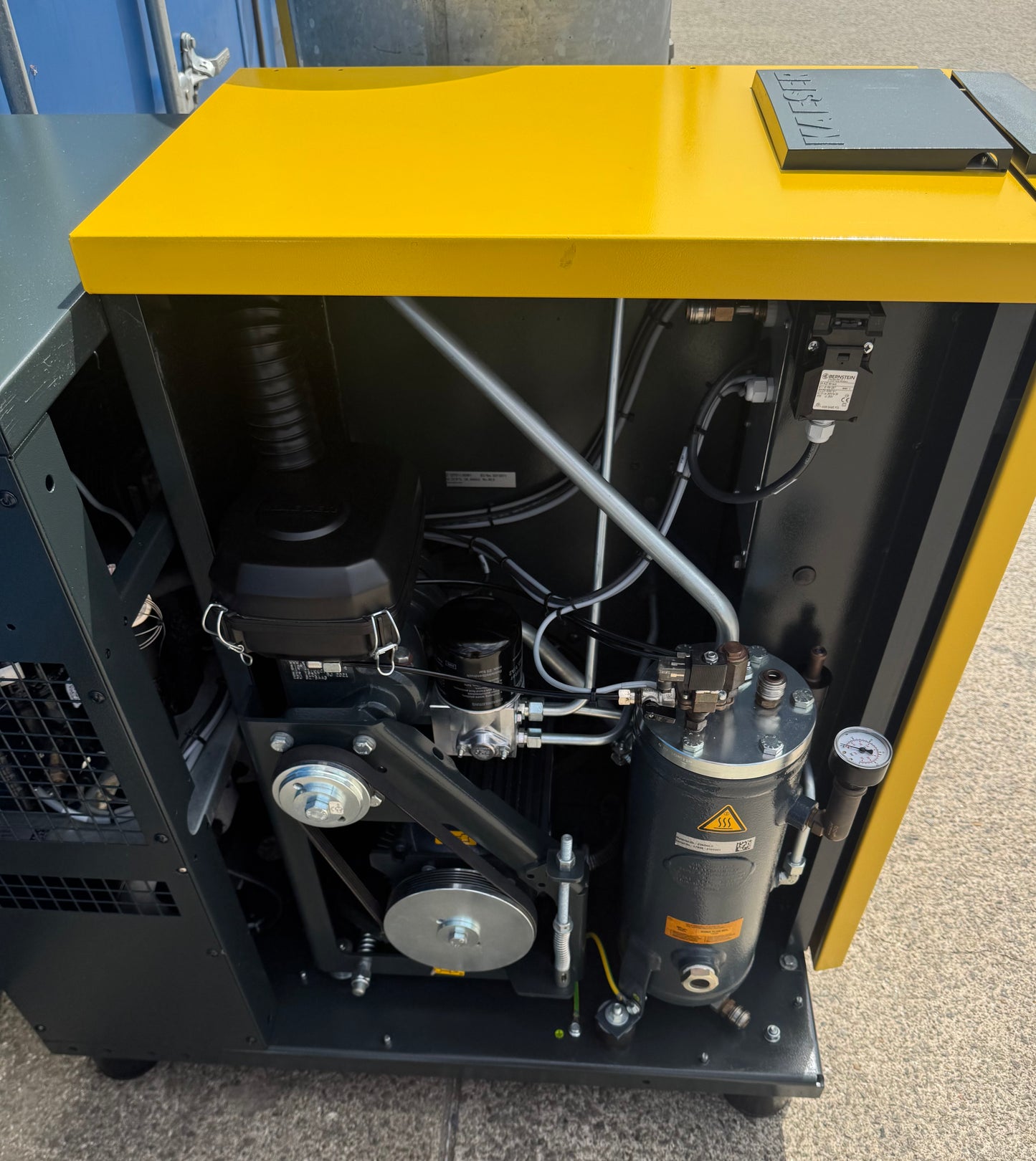HPC / Kaeser SM16T Rotary Screw Compressor + Receiver + Dryer + Filter 57Cfm!