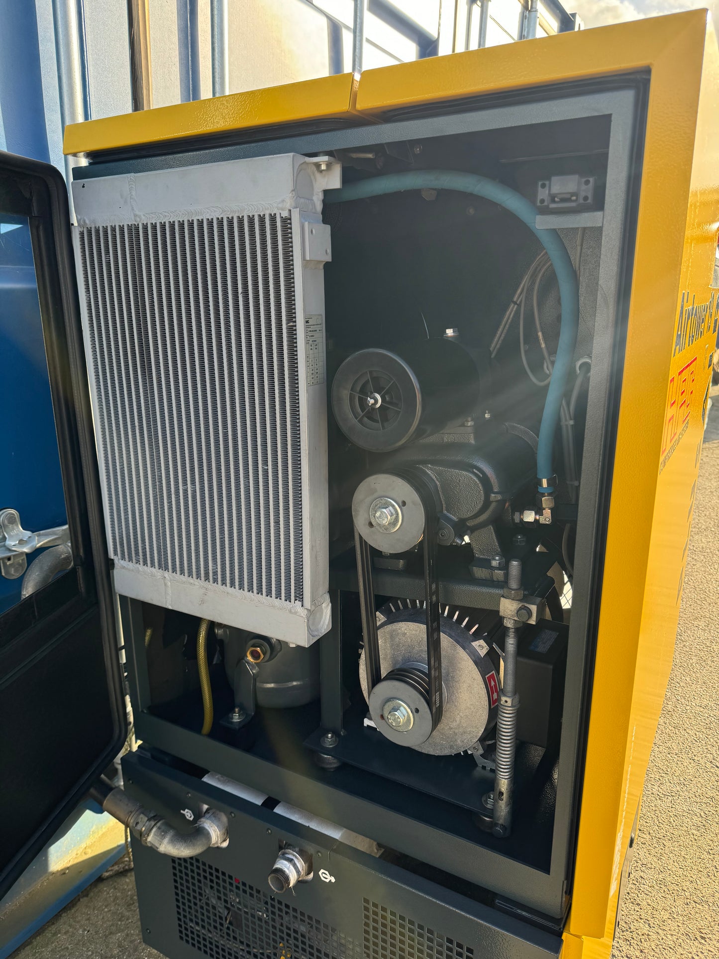 Kaeser Airtower 19 Rotary Screw Compressor + Dryer (67CFM, 8Bar, 11kW)