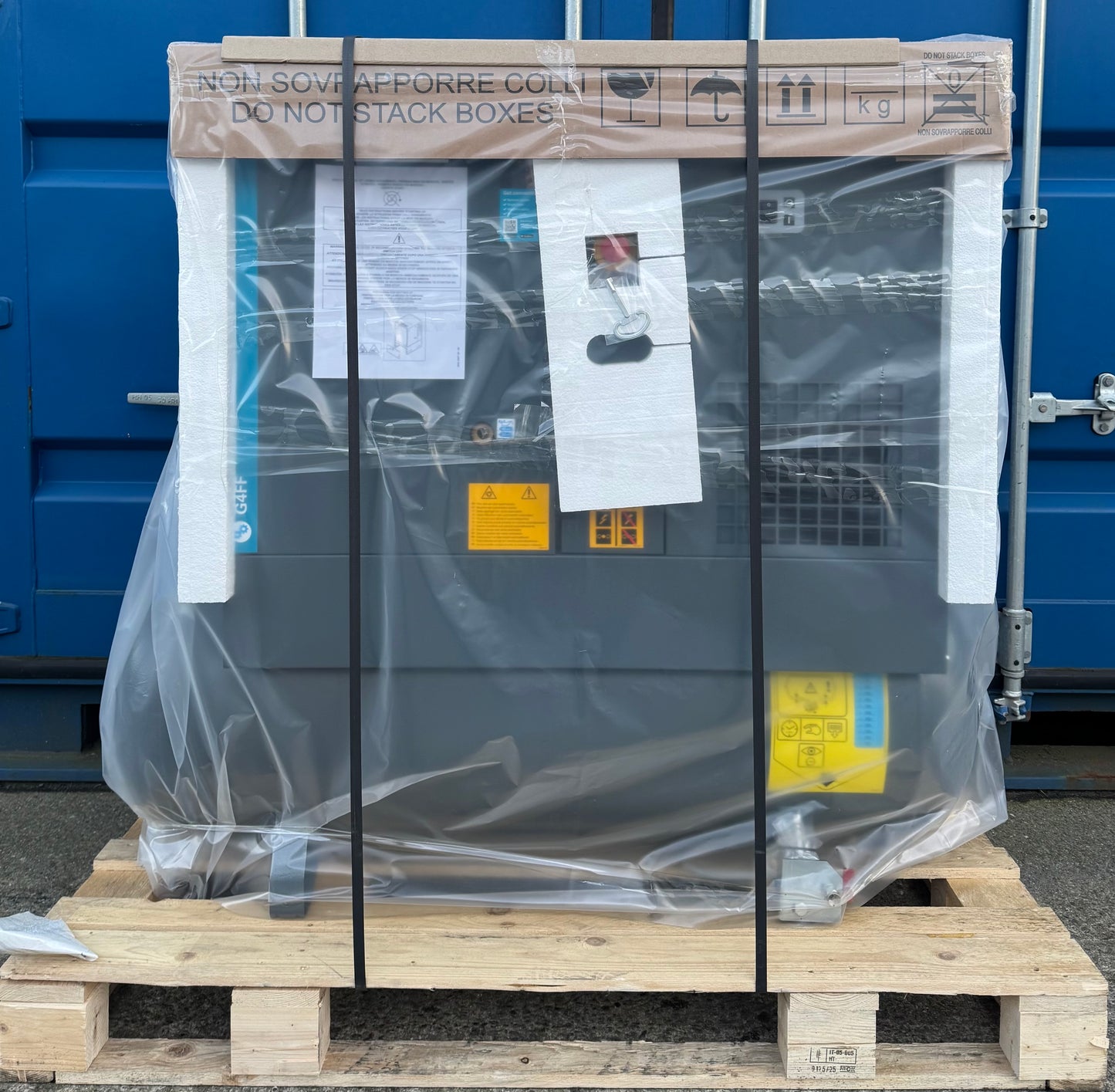 New Atlas Copco G4FF Receiver Mounted Rotary Screw Compressor + Dryer (18.2Cfm)