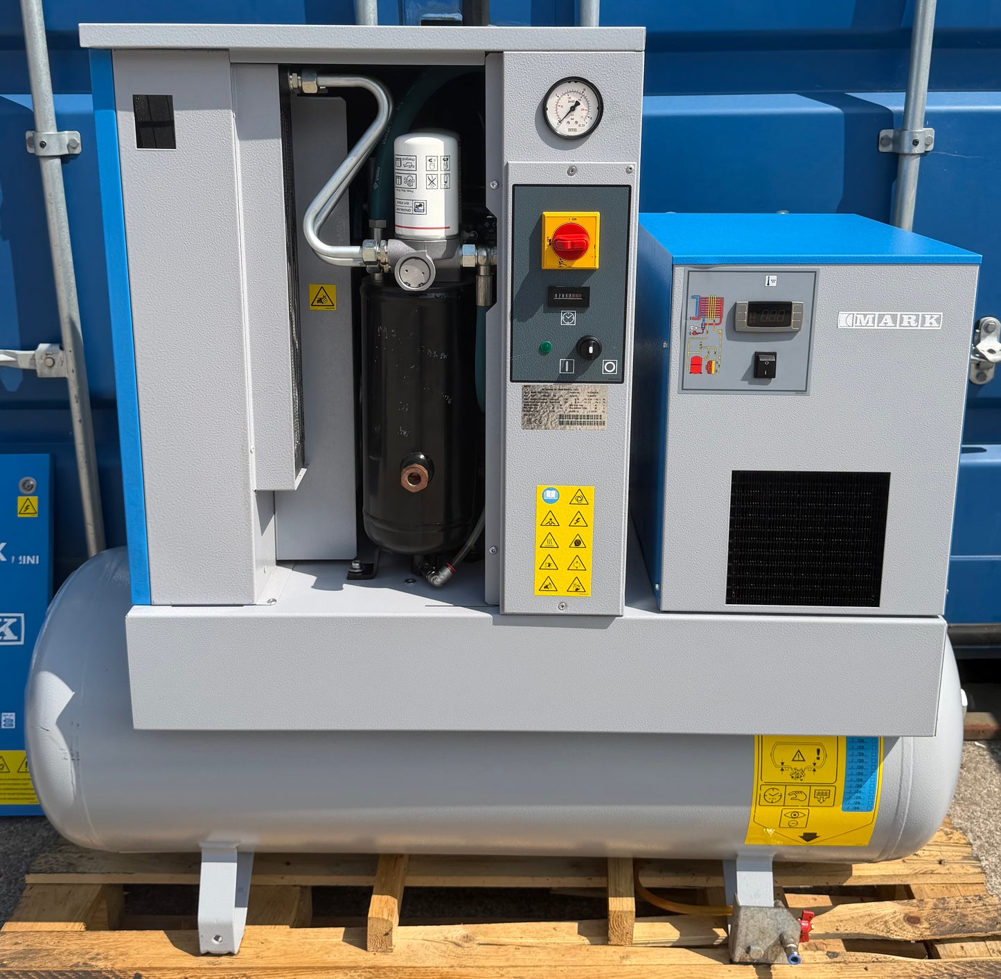Mark MSM5.5 Receiver Mounted Rotary Screw Compressor With Dryer!