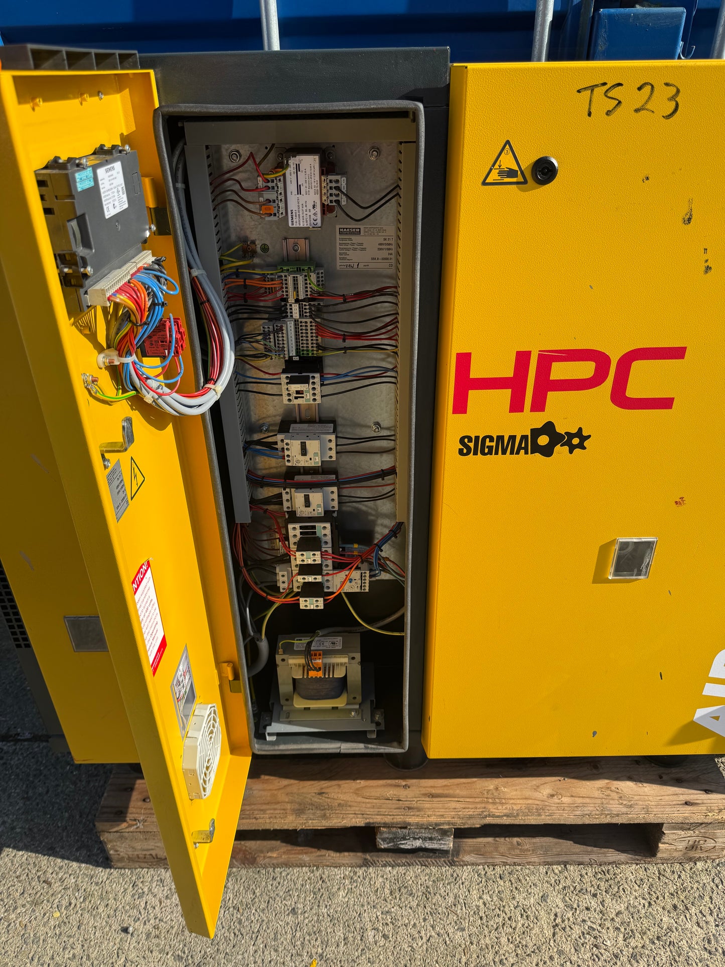 Kaeser / HPC SK21T Rotary Screw Compressor Package + Dryer + Receiver (8Bar, 64CFM)