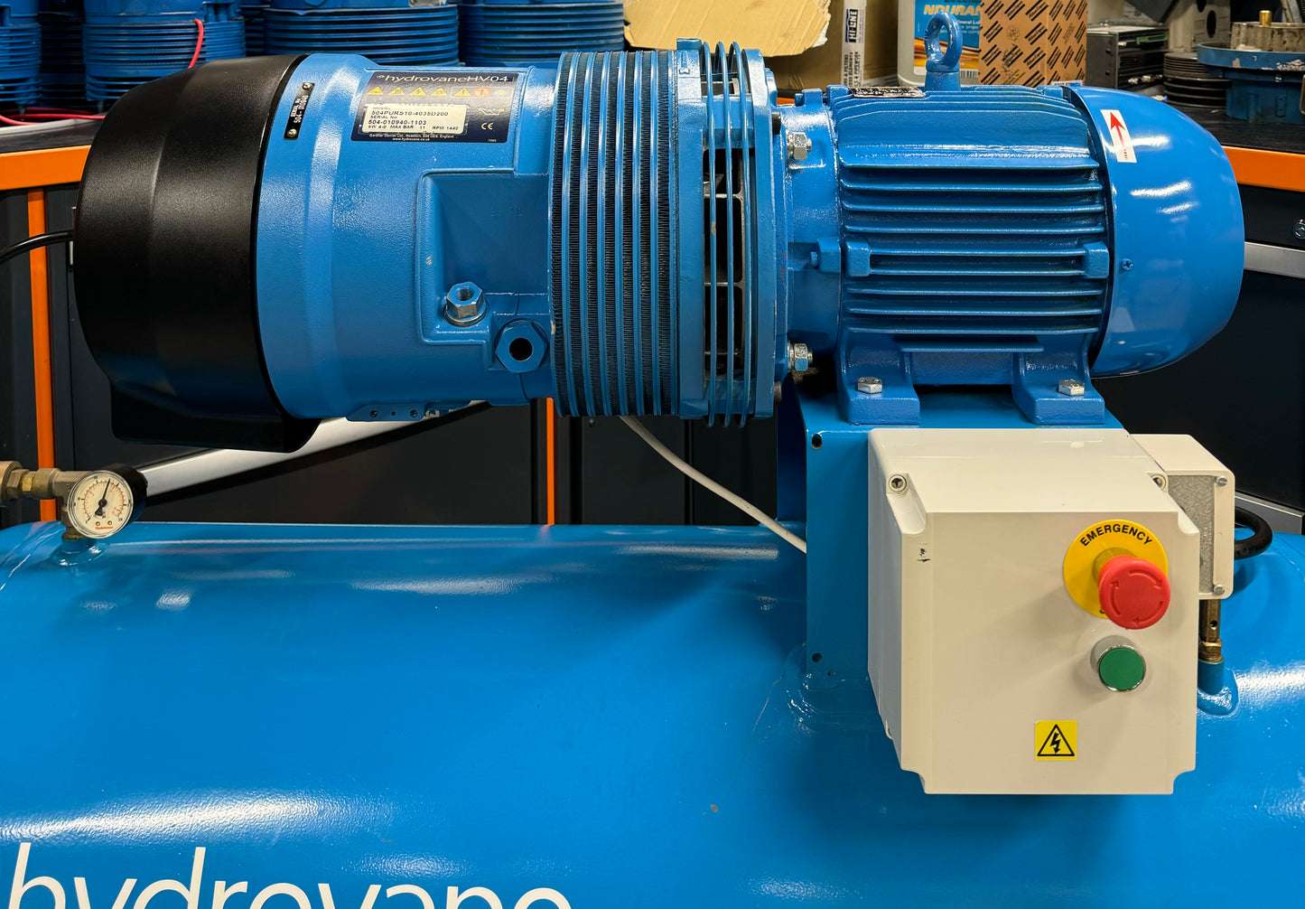 Hydrovane HV04 Receiver Mounted Rotary Vane Compressor (20.1CFM, 4.0Kw)