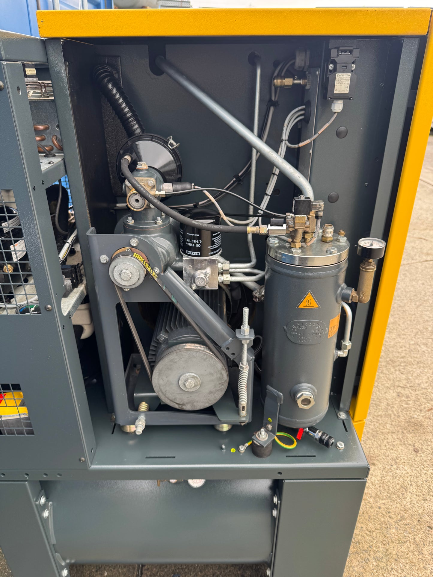 HPC / Kaeser Aircenter 15 Rotary Screw Compressor + Receiver + Dryer 9.0Kw, 53cfm!