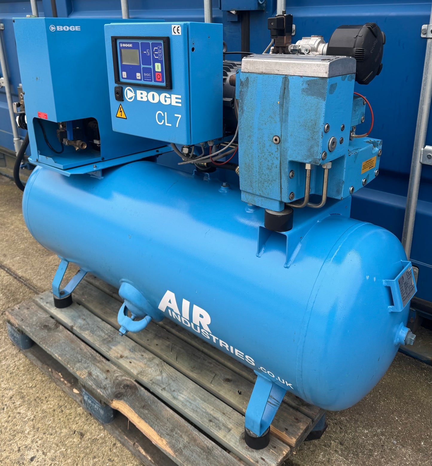 Boge CLD7-270 Receiver Mounted Rotary Screw Compressor + Dryer (25Cfm, 5.5Kw)