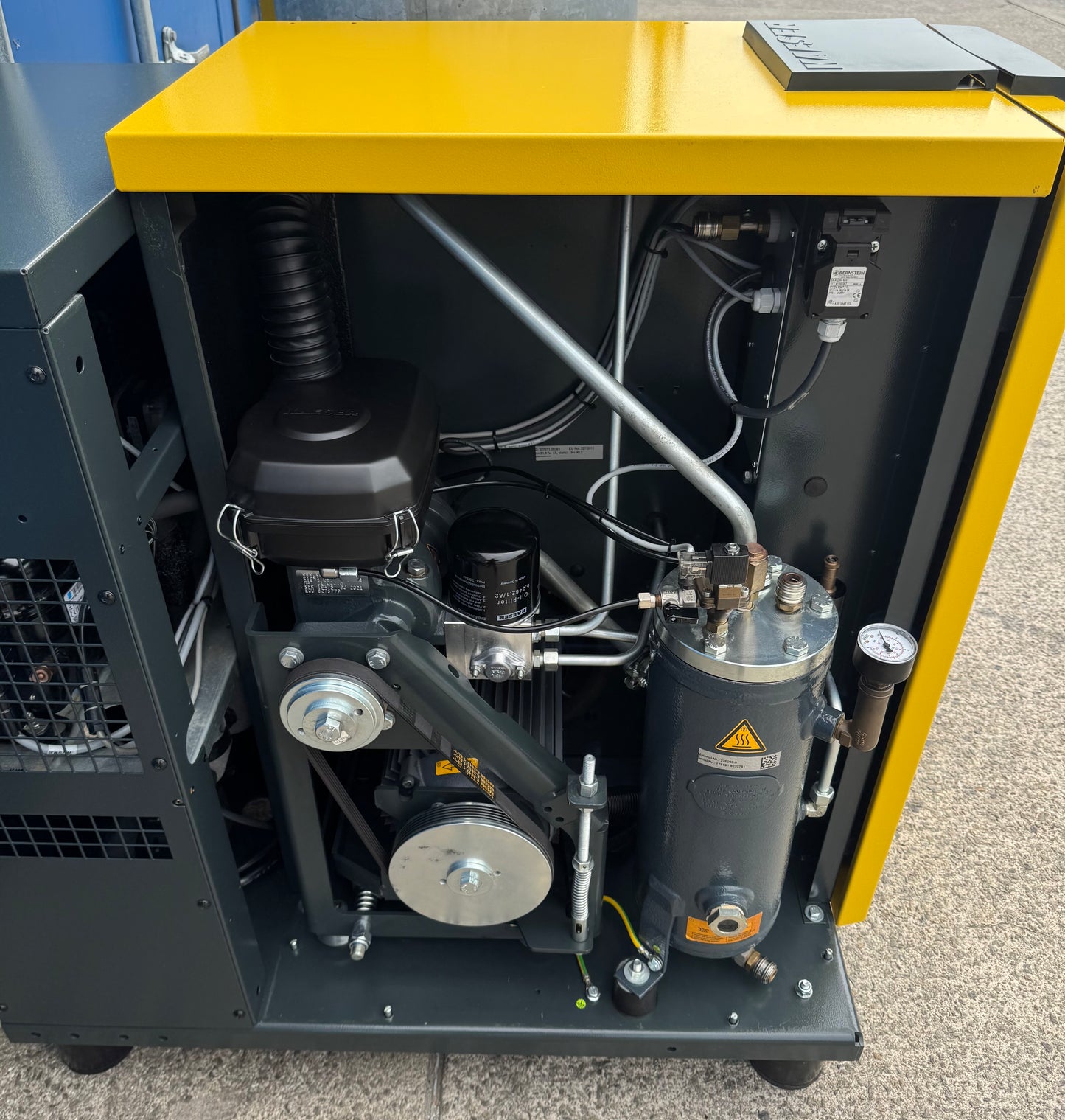 HPC / Kaeser SM16T Rotary Screw Compressor + Receiver + Dryer + Filter 57Cfm!
