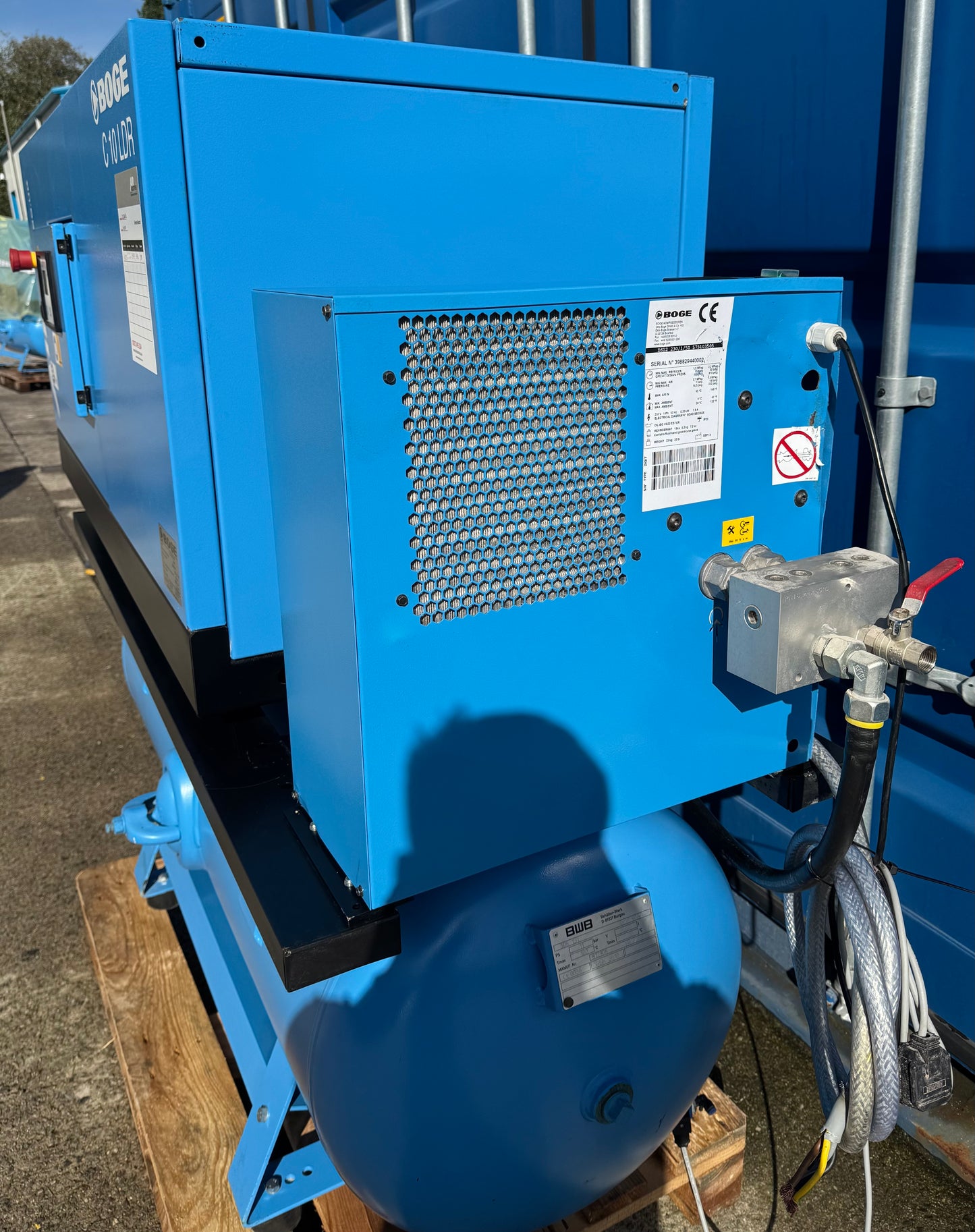 Boge C10LDR-350 Receiver Mounted Rotary Screw Compressor + Dryer (36Cfm, 7.5Kw)