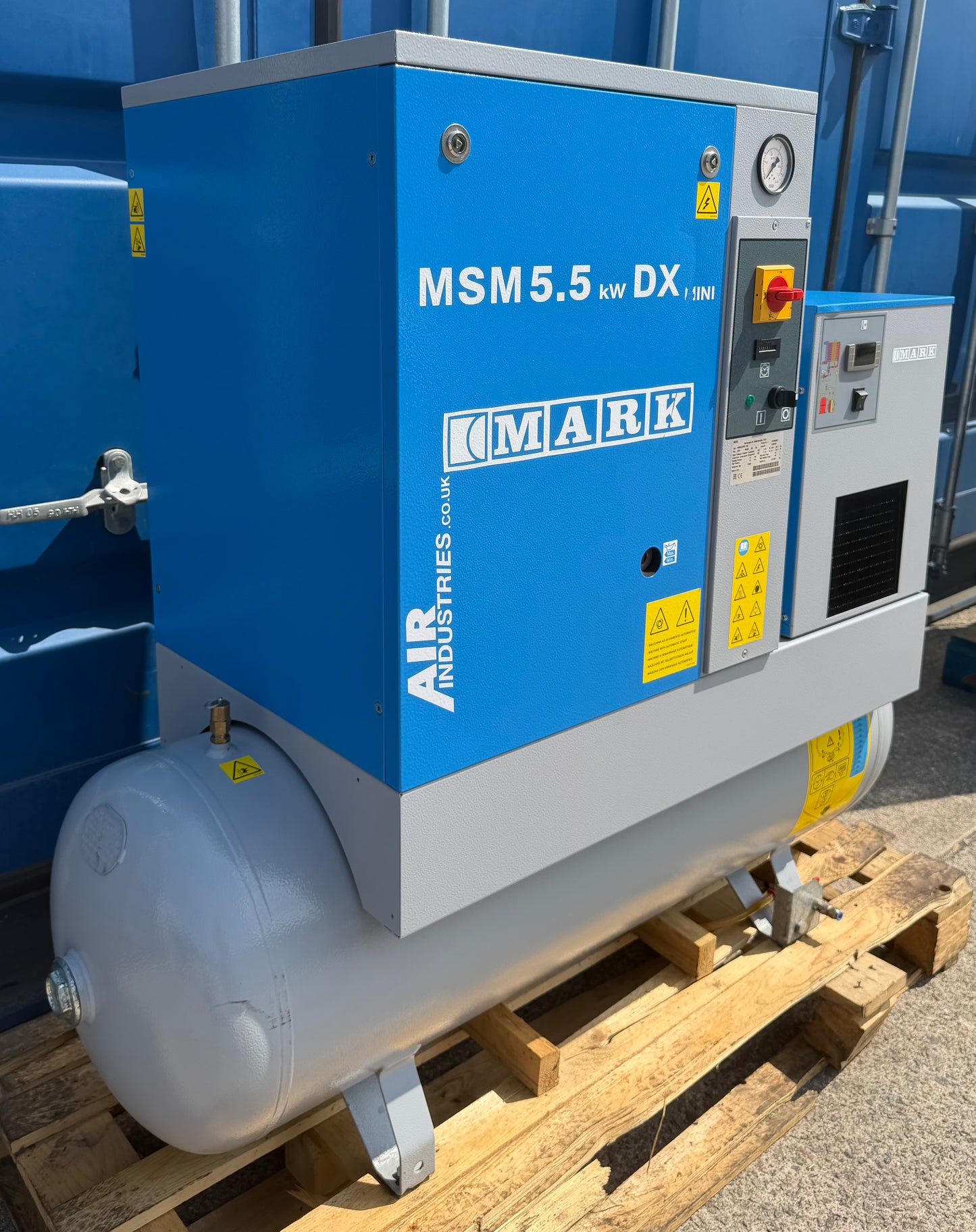 Mark MSM5.5 Receiver Mounted Rotary Screw Compressor With Dryer!