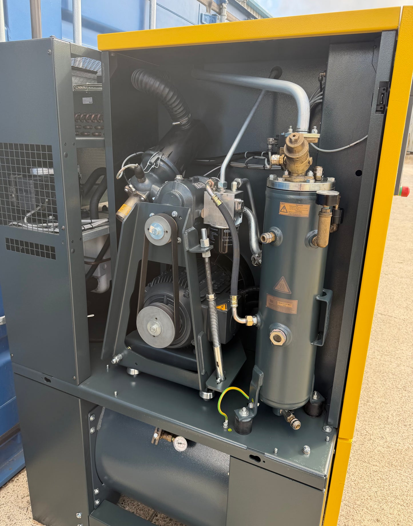 HPC / Kaeser Aircenter 25 Rotary Screw Compressor + Dryer 15Kw, 20Hp, 88.28cfm