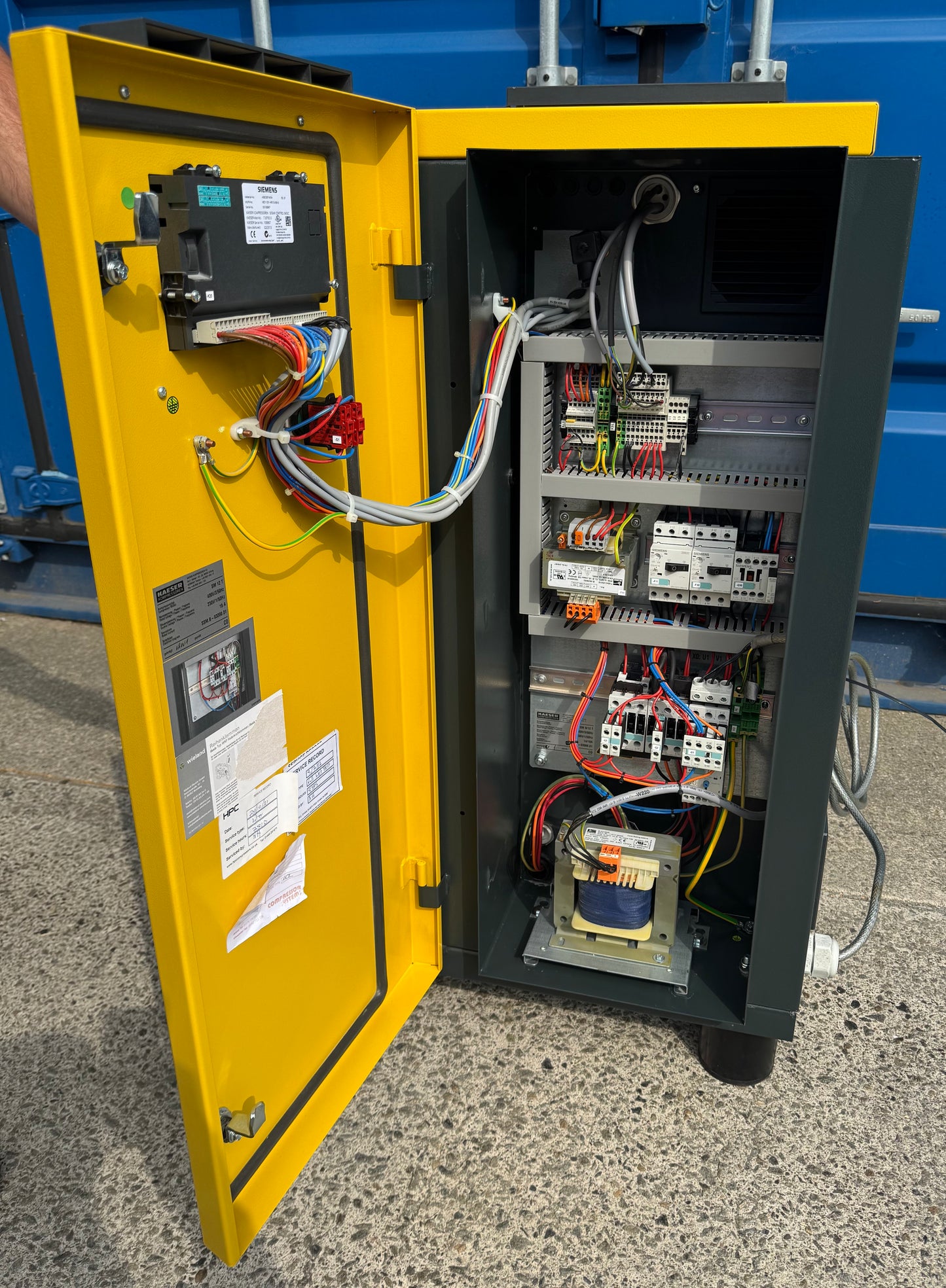 HPC / Kaeser SM12T Floor Mounted Rotary Screw Compressor + Dryer (7.5Kw, 42Cfm)