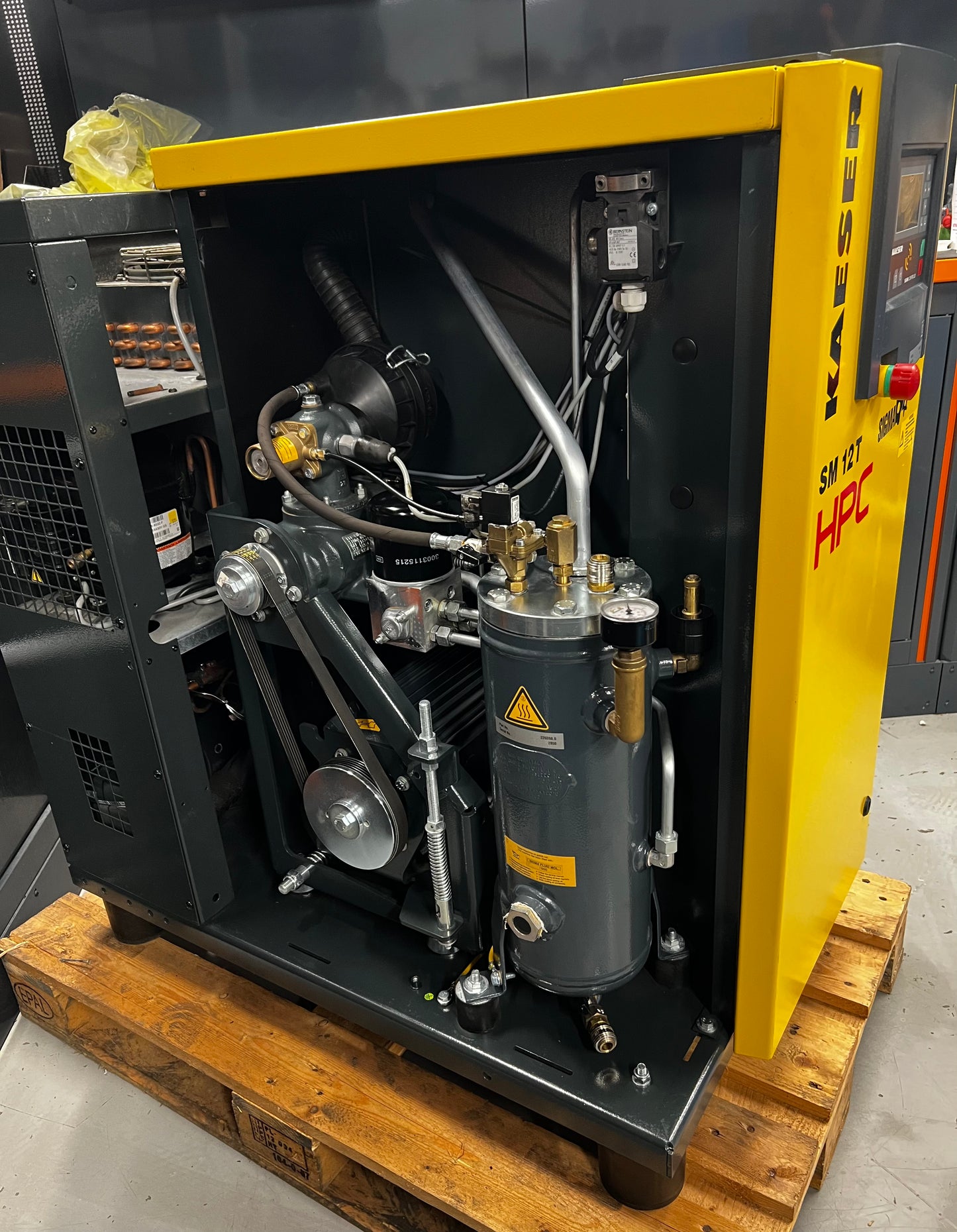 HPC / Kaeser SM12T Floor Mounted Rotary Screw Compressor + Dryer (7.5Kw, 42Cfm)