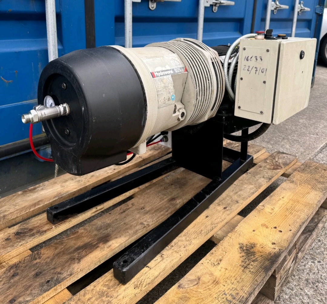 Hydrovane 25 Tripod Mounted Rotary Vane Compressor, 20.1Cfm, 4.0Kw!