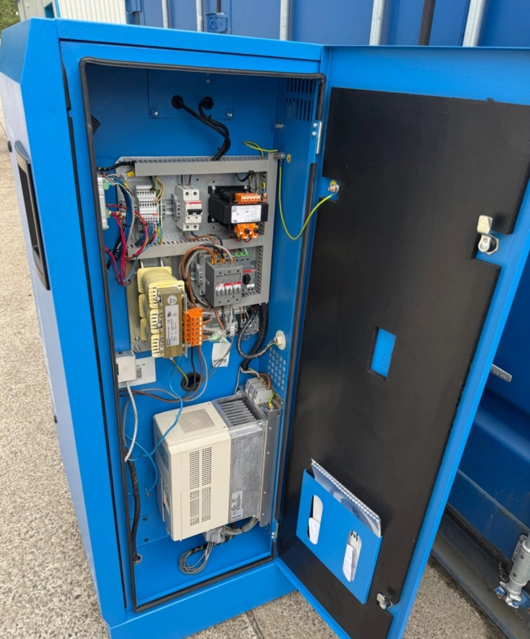Hydrovane HV18RS Rotary Vane Compressor! 18.5Kw, 25Hp 104cfm, 11Bar!