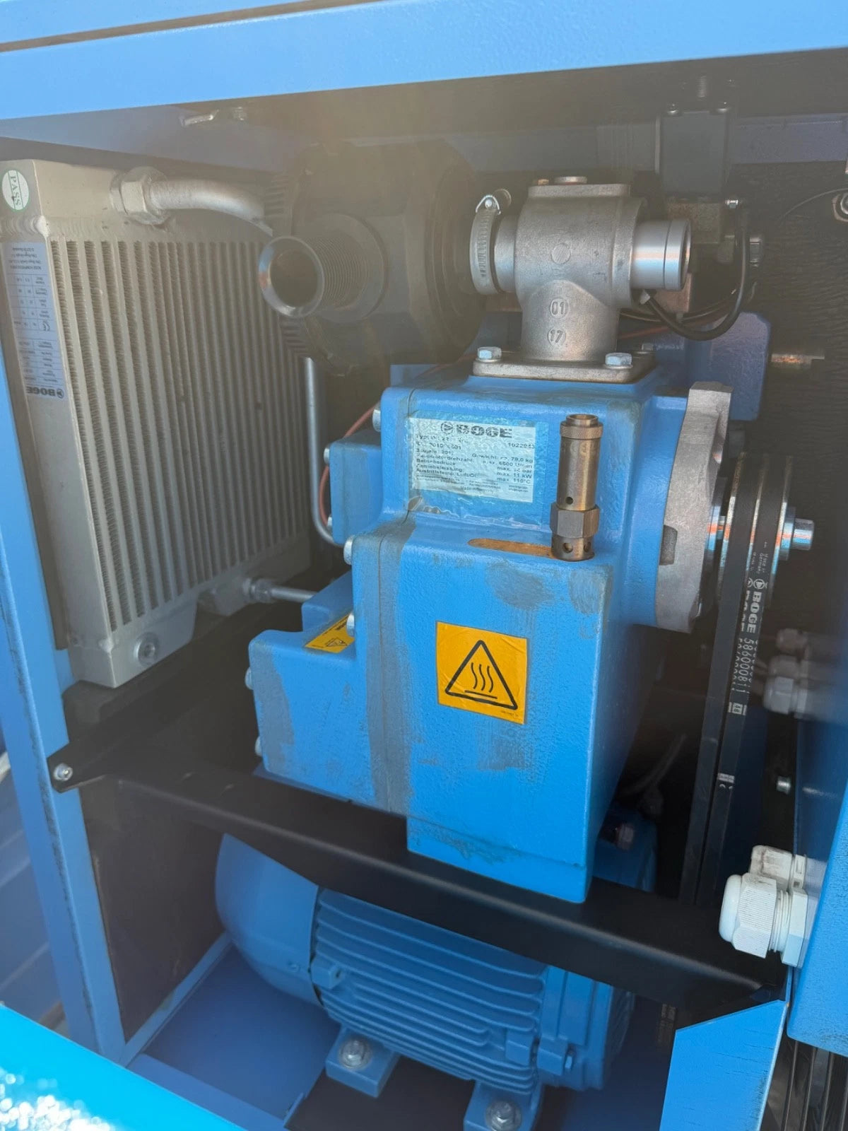 Boge C9DR-270 Receiver Mounted Rotary Screw Compressor + Dryer (42Cfm, 7.5Kw)