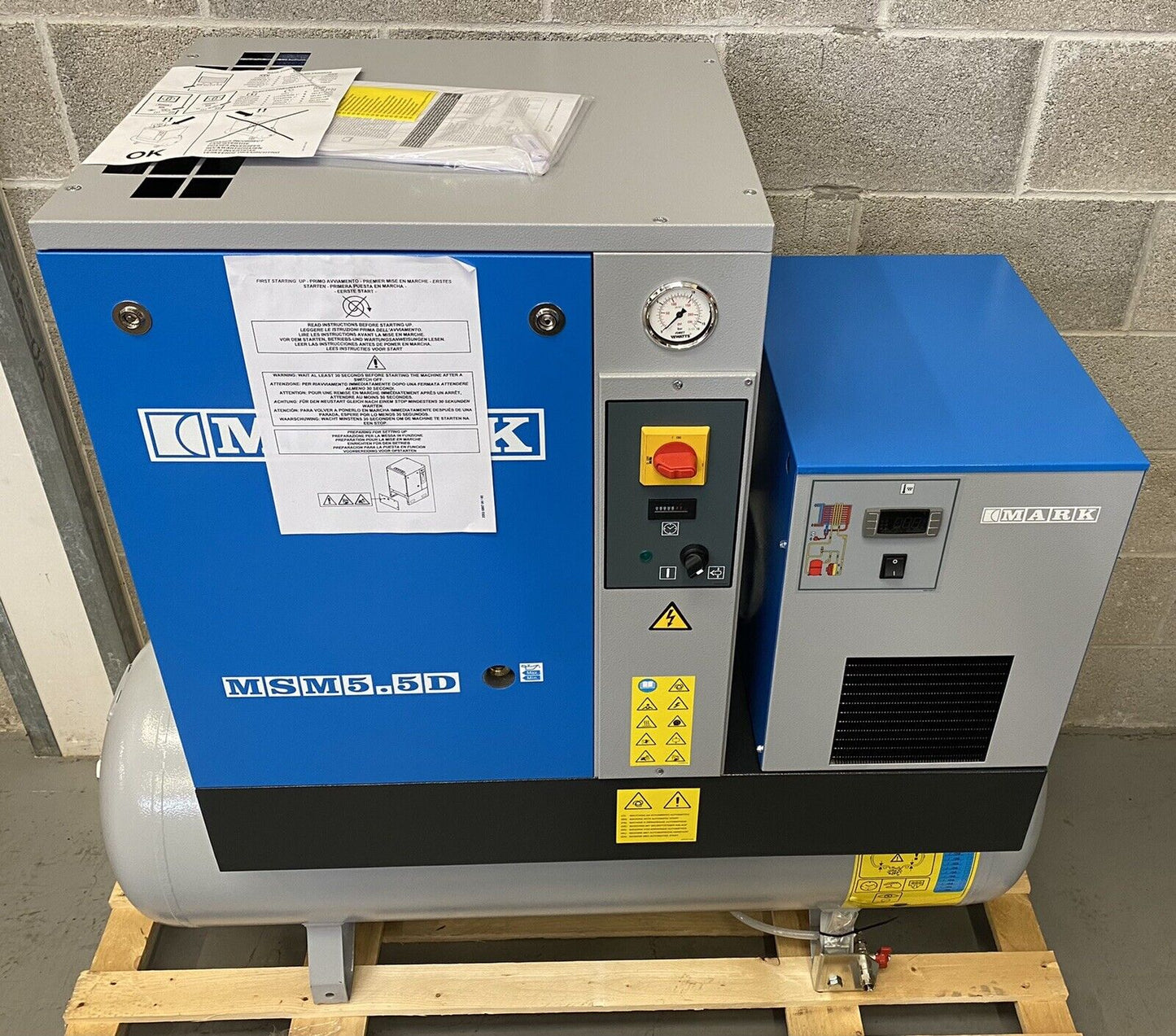 MARK MSM5.5 Receiver Mounted Rotary Screw Compressor With Dryer (27.5 CFM)