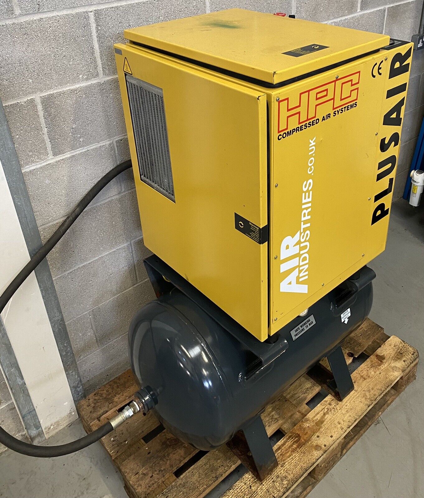 HPC / Kaeser SM8 Receiver Mounted Rotary Screw Compressor (5.5kW, 7.5HP, 25CFM, 160L)