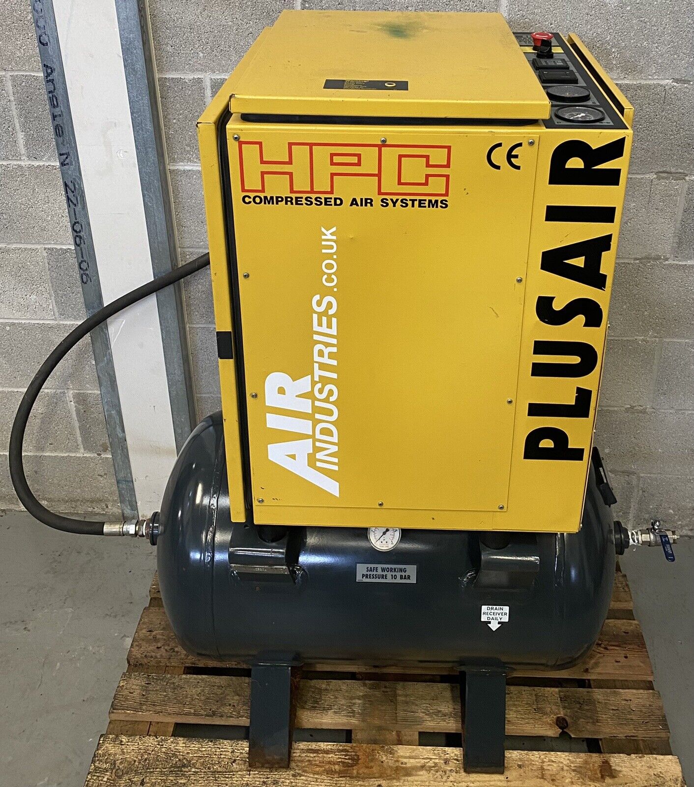 HPC / Kaeser SM8 Receiver Mounted Rotary Screw Compressor (5.5kW, 7.5HP, 25CFM, 160L)